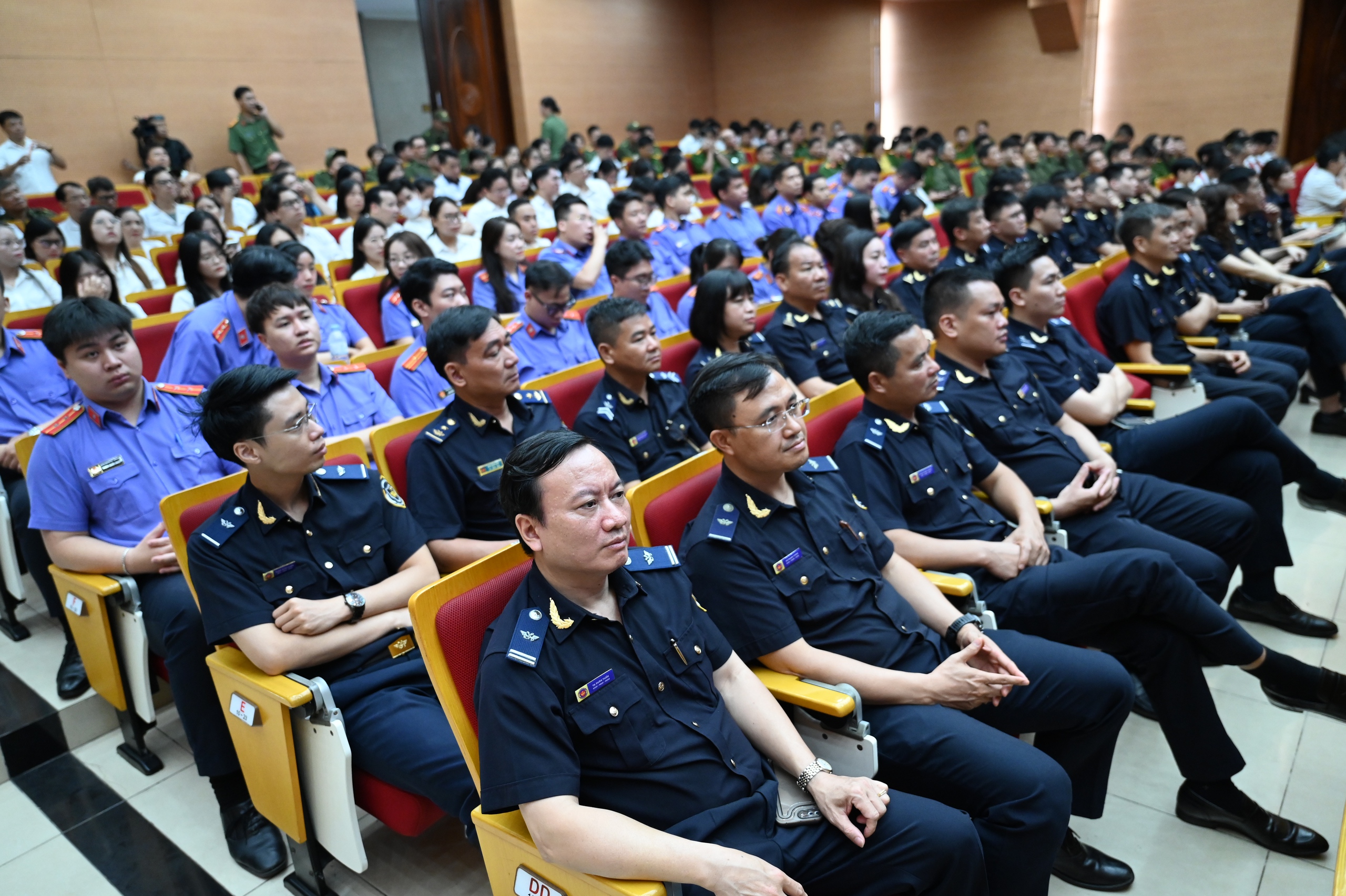 H&agrave; Nội ra qu&acirc;n trấn &aacute;p tội phạm, x&acirc;y dựng x&atilde;, phường kh&ocirc;ng ma t&uacute;y- Ảnh 1.