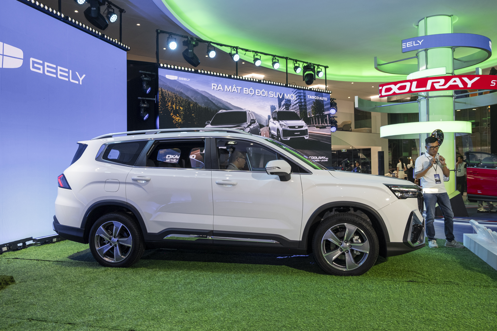 Geely Okavango Premium giá bán 799 triệu đồng, có gì đặc biệt?- Ảnh 2. Geely Okavango Premium giá bán 799 triệu đồng, có gì đặc biệt?- Ảnh 2.
