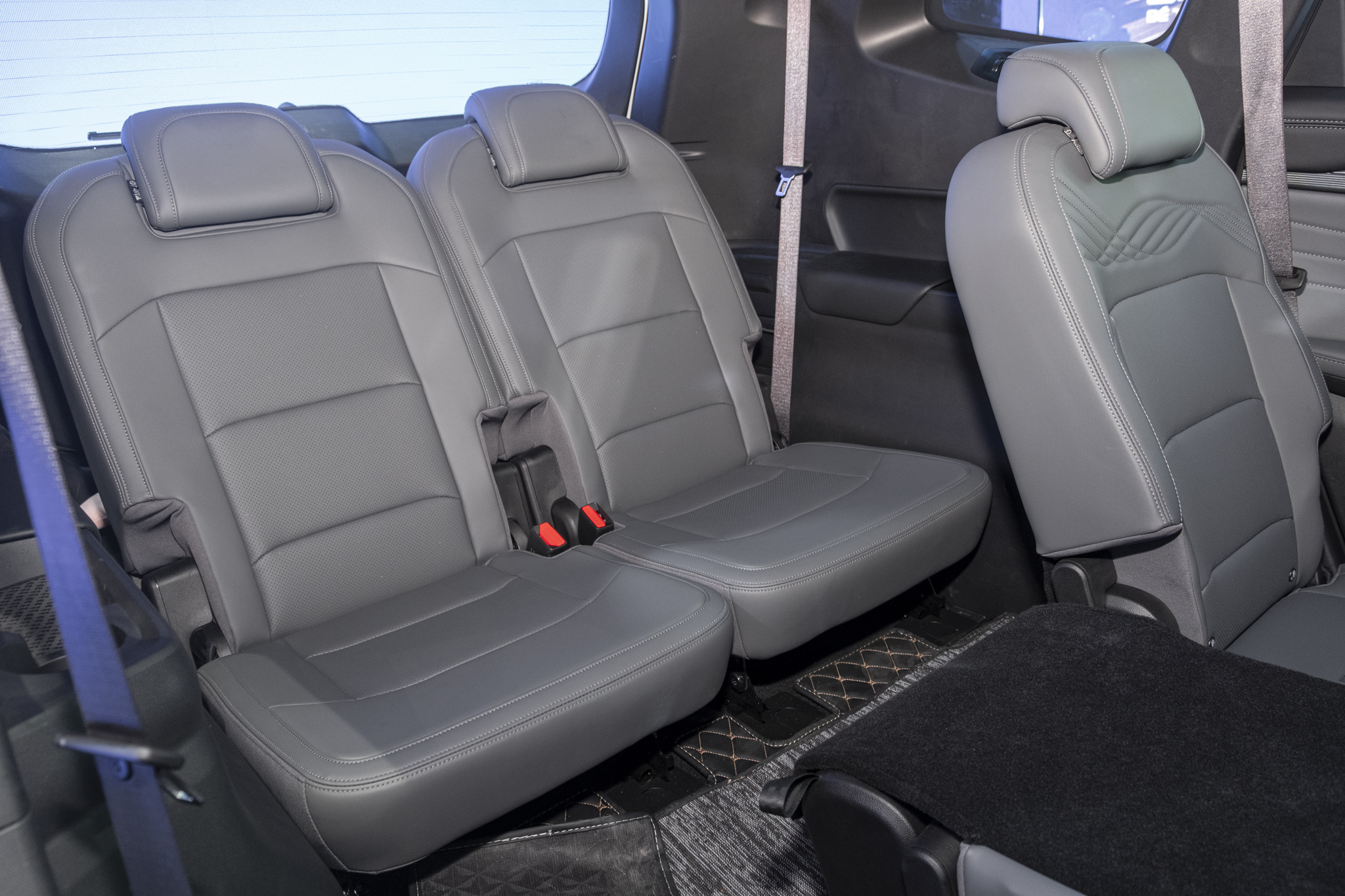 Geely Okavango Premium giá bán 799 triệu đồng, có gì đặc biệt?- Ảnh 9. Geely Okavango Premium giá bán 799 triệu đồng, có gì đặc biệt?- Ảnh 9.