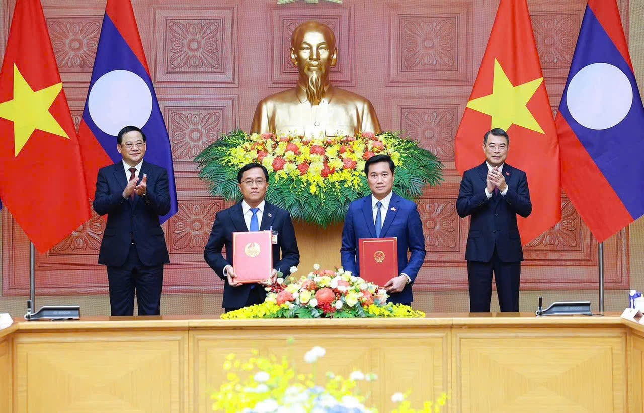 Tiếp tục vun đắp quan hệ Việt Nam - Lào ngày càng sâu sắc, thực chất và hiệu quả- Ảnh 9. Tiếp tục vun đắp quan hệ Việt Nam - Lào ngày càng sâu sắc, thực chất và hiệu quả- Ảnh 9.