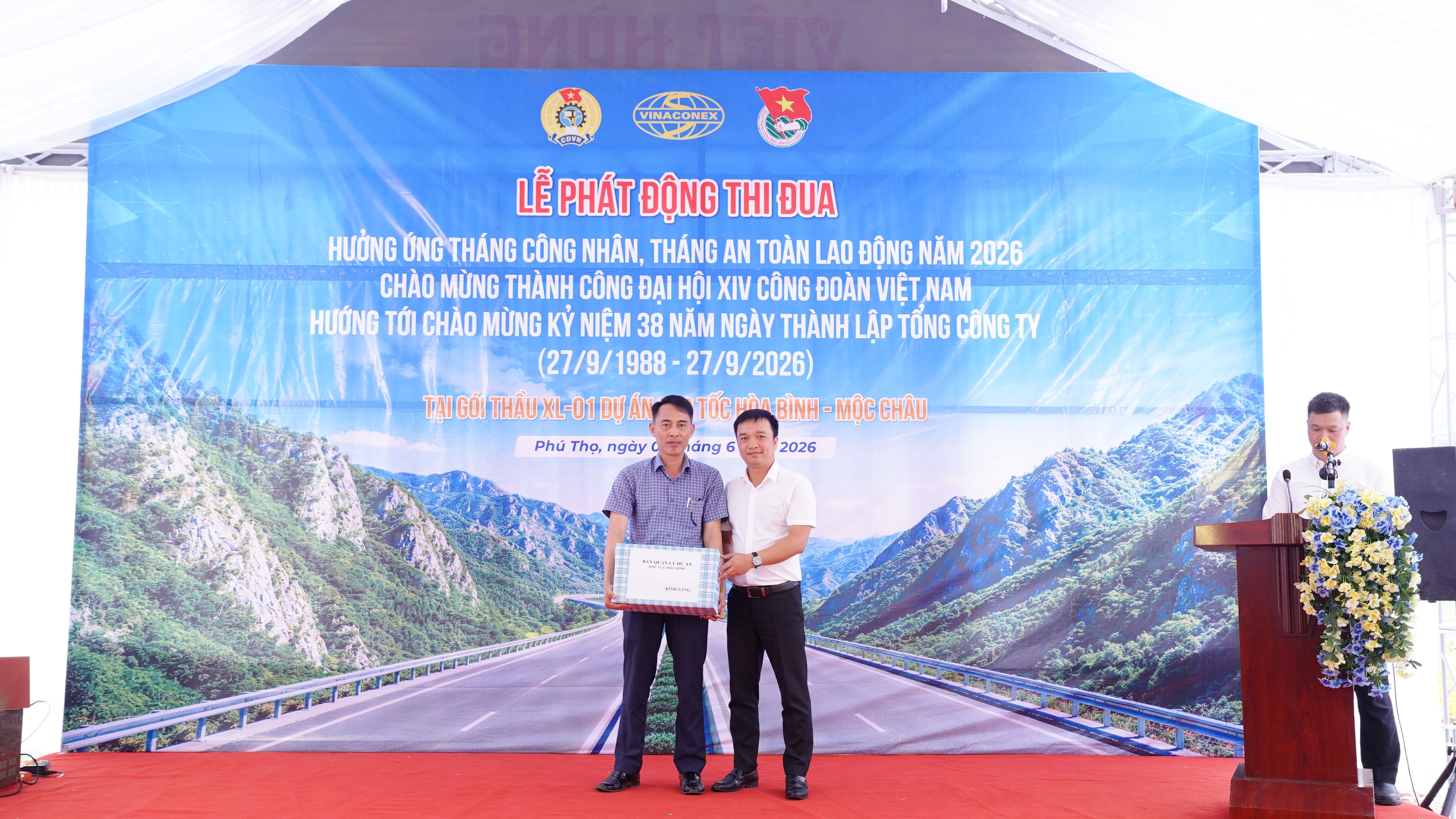 Vinaconex ph&aacute;t động thi đua tr&ecirc;n c&ocirc;ng trường cao tốc H&ograve;a B&igrave;nh - Mộc Ch&acirc;u- Ảnh 4.