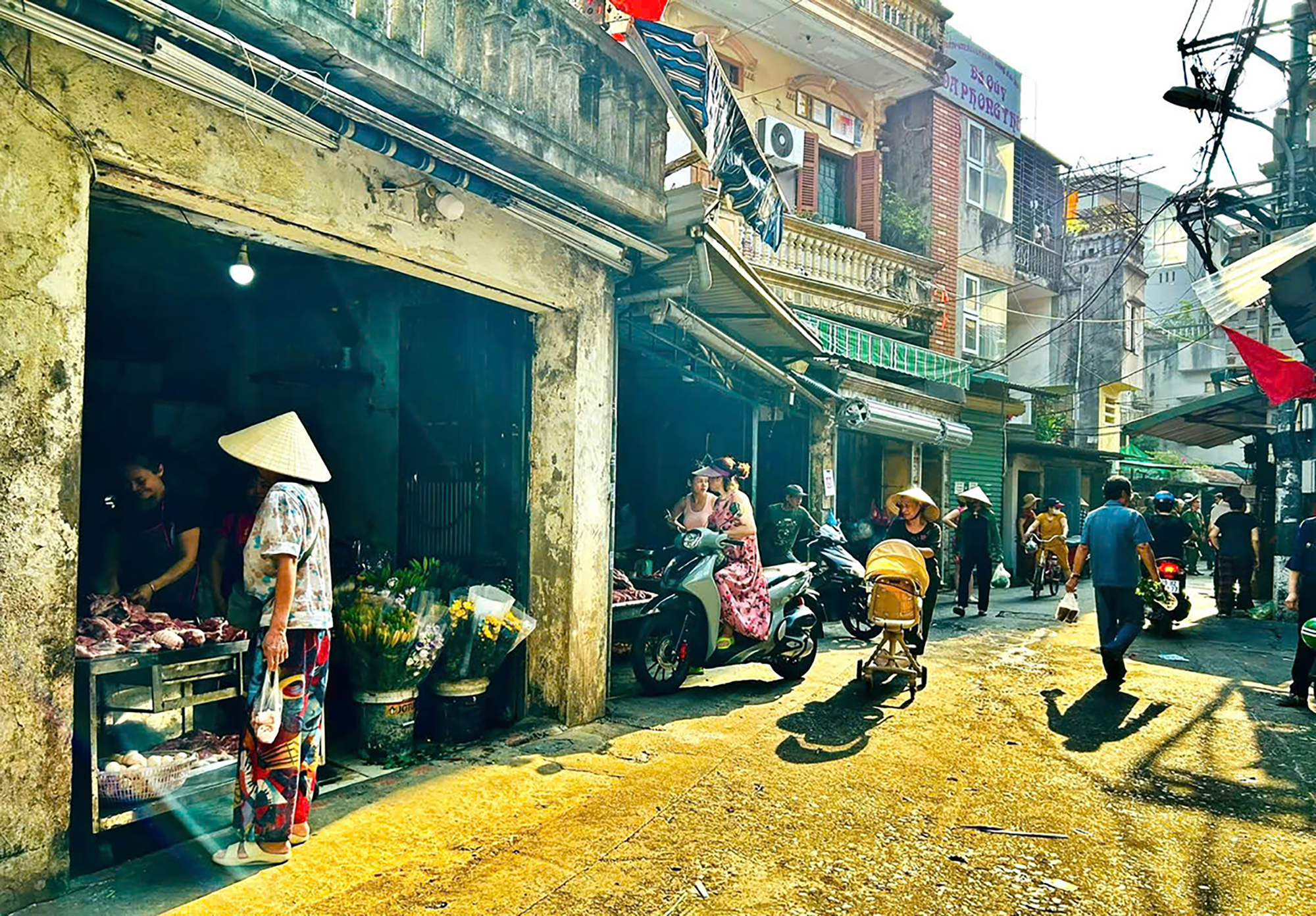 Cách nào ngăn tái lấn chiếm sau giải tỏa chợ cóc, chợ tạm?- Ảnh 1. Cách nào ngăn tái lấn chiếm sau giải tỏa chợ cóc, chợ tạm?- Ảnh 1.