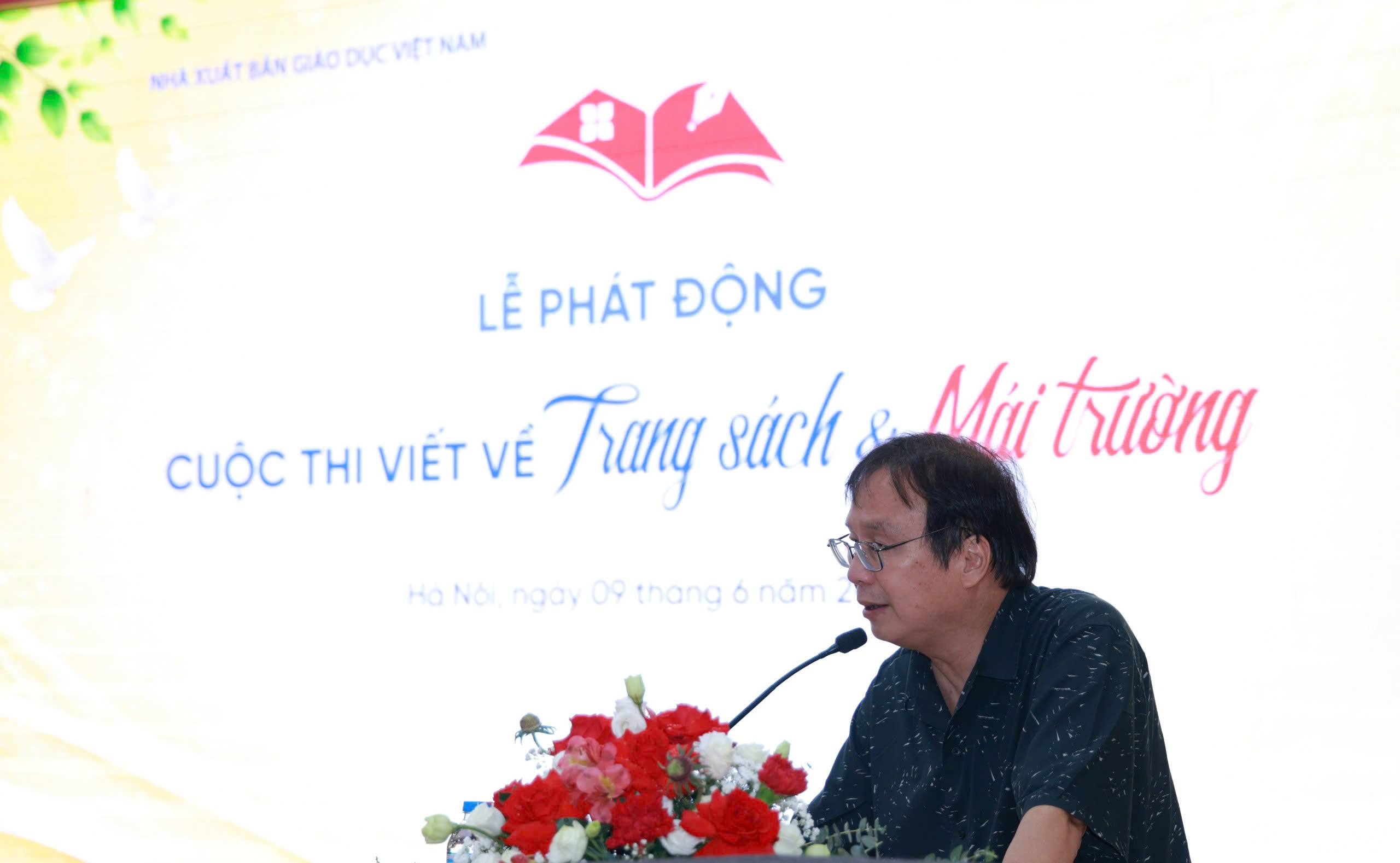 Phát động cuộc thi viết về "Trang sách & Mái trường" có giải đặc biệt 100 triệu đồng- Ảnh 1. Phát động cuộc thi viết về "Trang sách & Mái trường" có giải đặc biệt 100 triệu đồng- Ảnh 1.