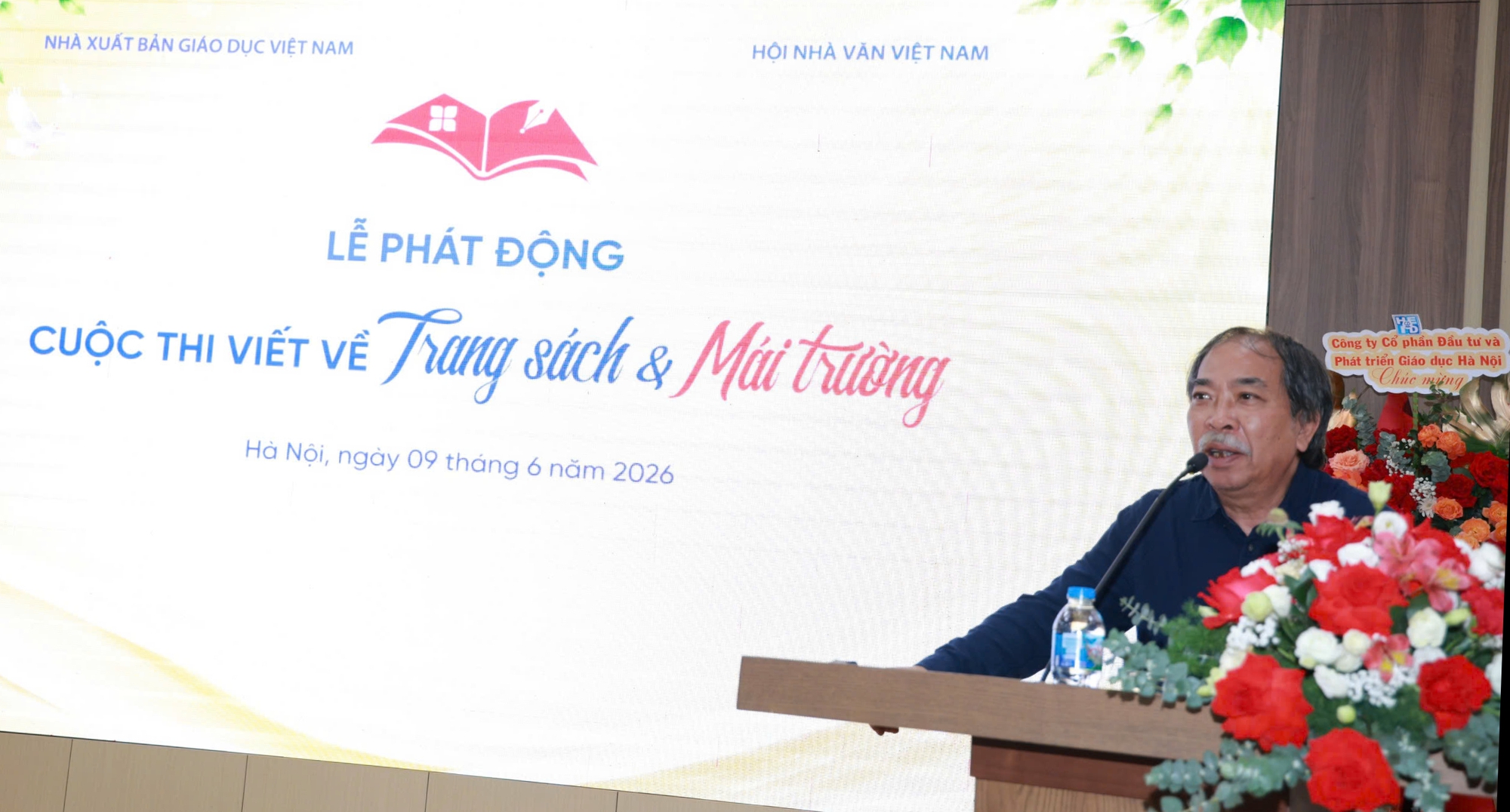 Phát động cuộc thi viết về "Trang sách & Mái trường" có giải đặc biệt 100 triệu đồng- Ảnh 3. Phát động cuộc thi viết về "Trang sách & Mái trường" có giải đặc biệt 100 triệu đồng- Ảnh 3.