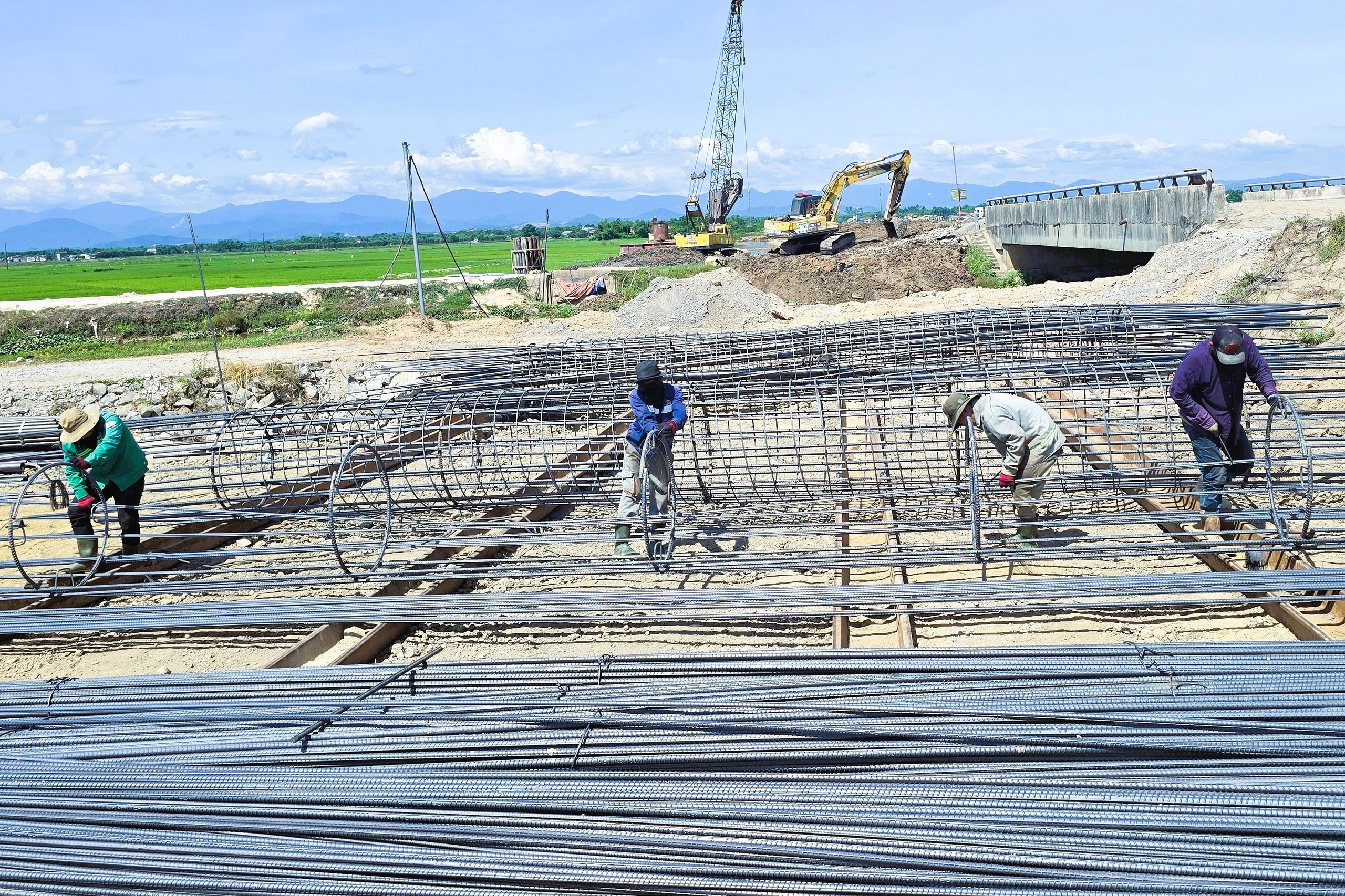 Quảng Trị th&uacute;c tiến độ c&aacute;c dự &aacute;n giải ng&acirc;n thấp vốn đầu tư c&ocirc;ng năm 2026 - Ảnh 1.