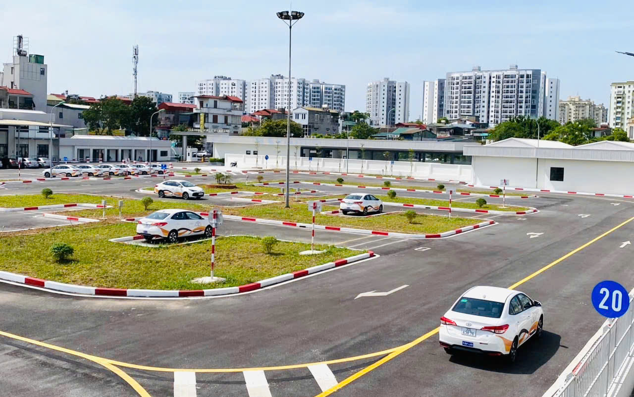 H&agrave; Nội sửa đổi 8, b&atilde;i bỏ 4 thủ tục h&agrave;nh ch&iacute;nh lĩnh vực đường bộ - Ảnh 1.