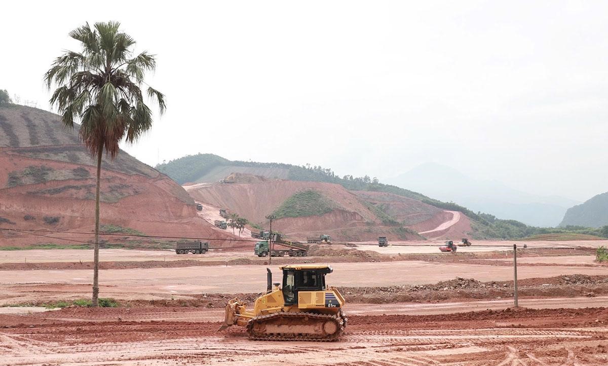 Tuy&ecirc;n Quang đẩy nhanh x&acirc;y dựng c&aacute;c cụm c&ocirc;ng nghiệp đ&oacute;n đầu tư - Ảnh 2.