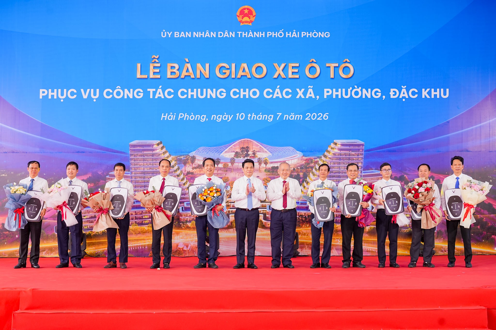 Hải Phòng trang bị 99 xe ô tô điện cho các xã, phường, đặc khu làm xe công vụ - Ảnh 1.