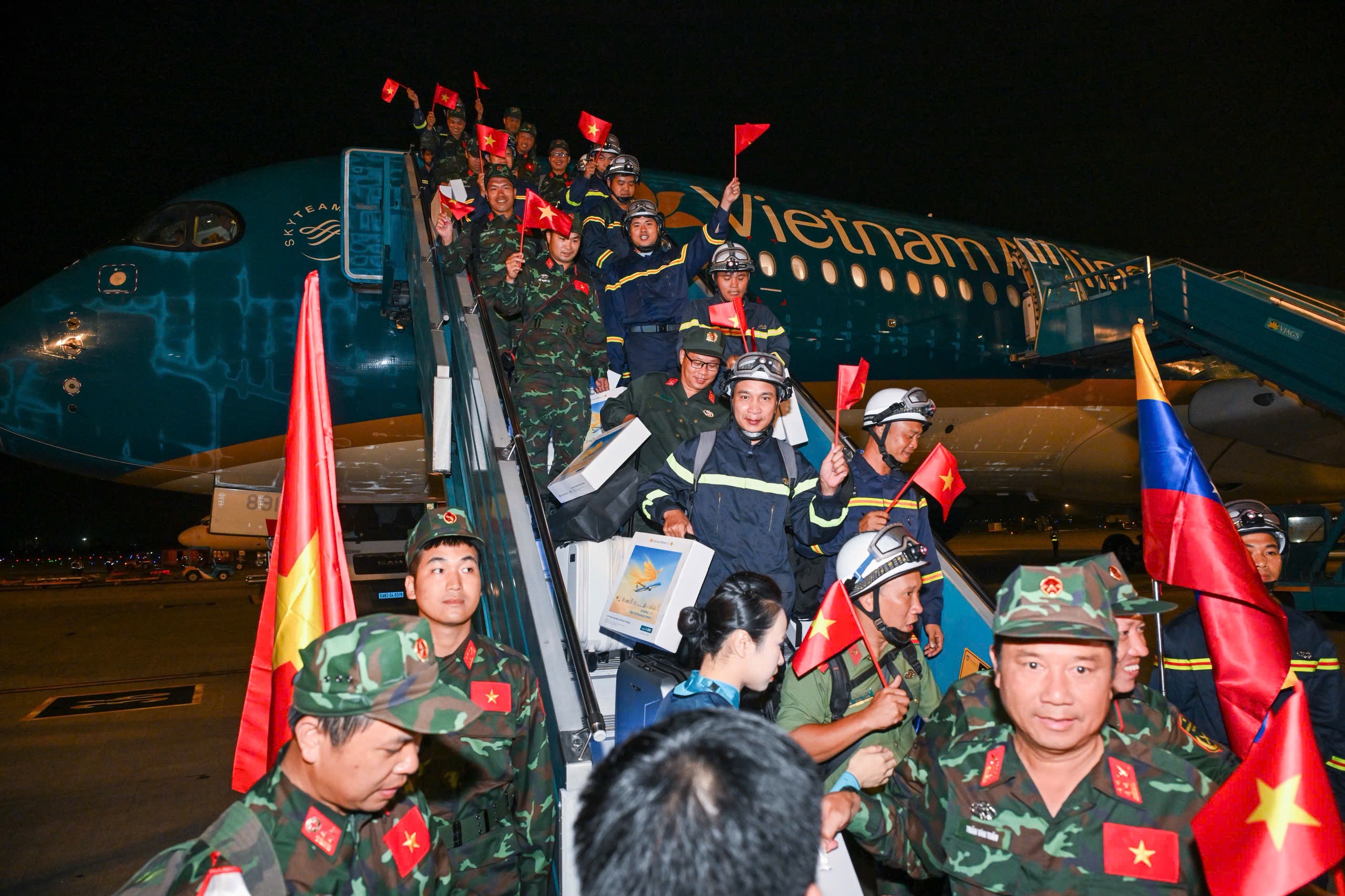 Kh&eacute;p lại h&agrave;nh tr&igrave;nh nh&acirc;n đạo, nối trọn nghĩa t&igrave;nh từ Venezuela về Việt Nam - Ảnh 1.