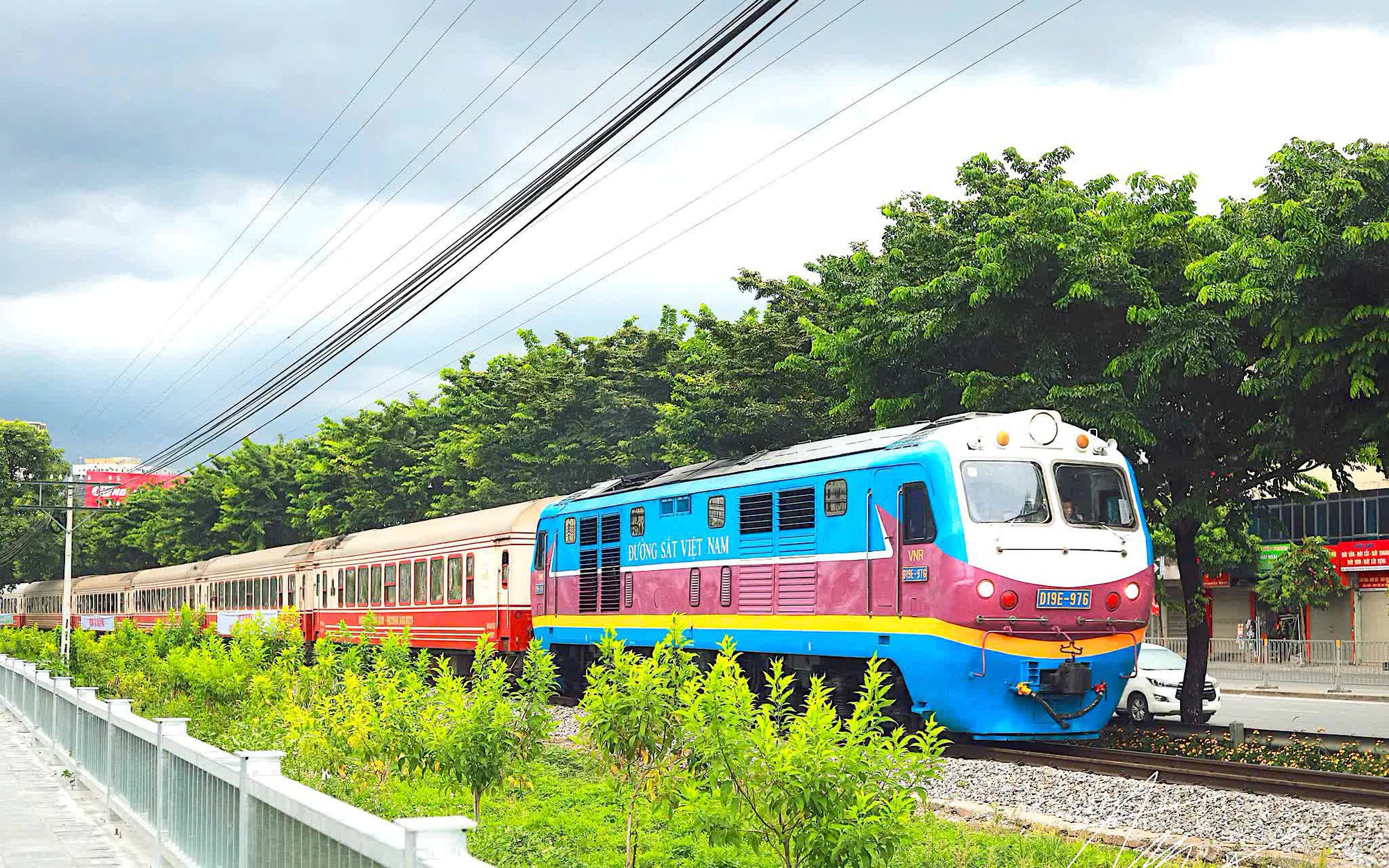 Tàu chuyên dụng, liên tỉnh đạt hiệu suất cao, đường sắt nhân rộng mô hình - Ảnh 2.