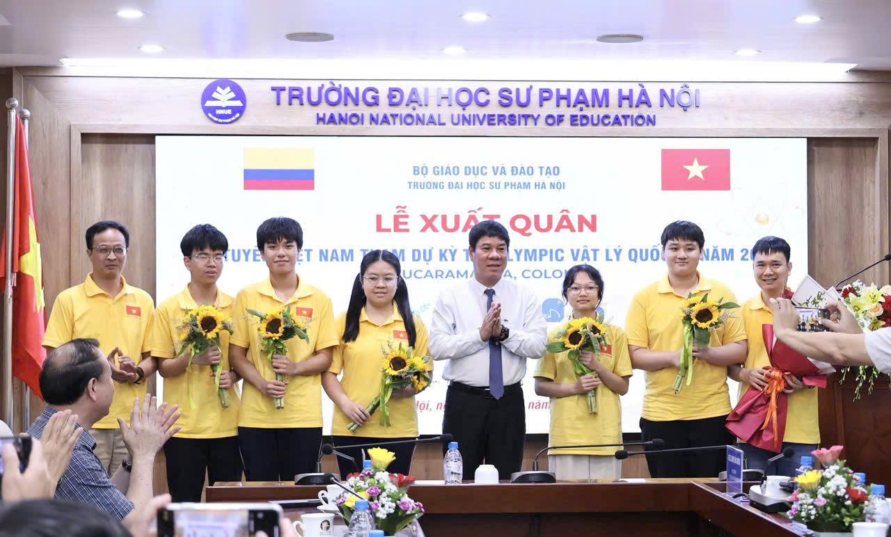 Việt Nam lập kỷ lục tại Olympic Vật l&yacute; quốc tế 2026 với 4 Huy chương V&agrave;ng - Ảnh 2.