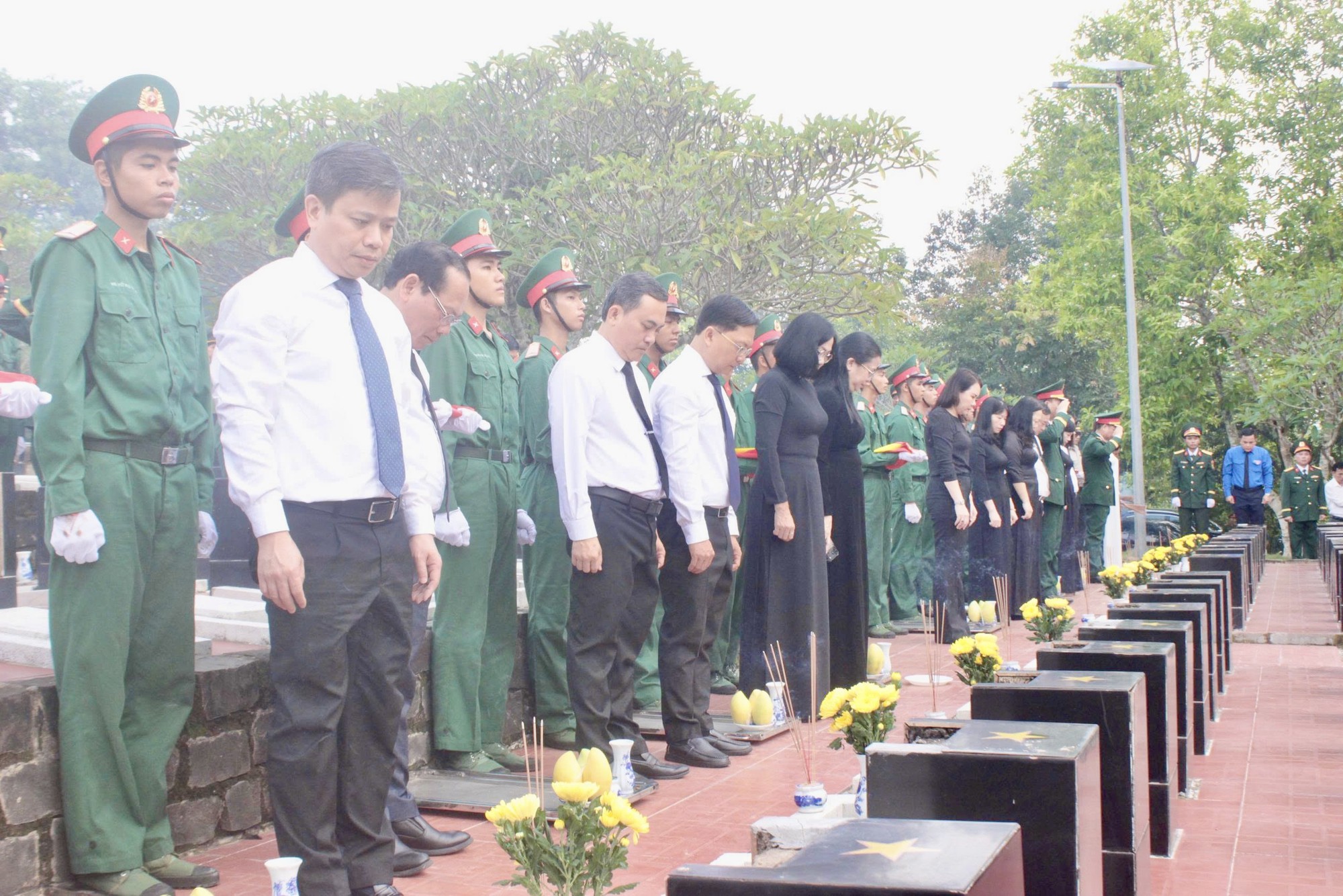 63 anh h&ugrave;ng liệt sĩ trở về y&ecirc;n nghỉ trong l&ograve;ng đất mẹ tại Đồng Nai - Ảnh 4.