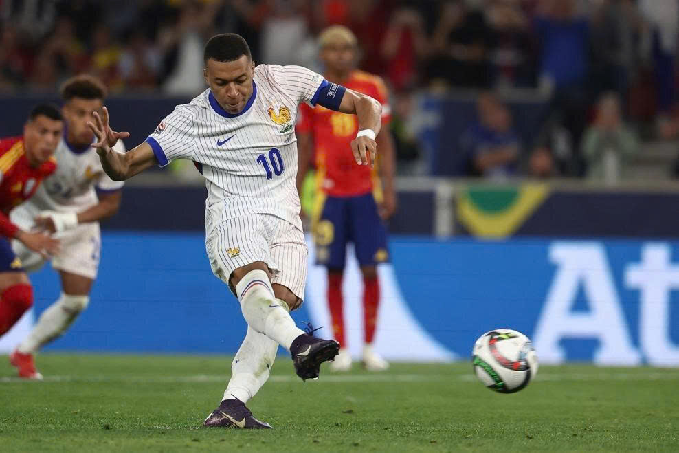 Đội h&igrave;nh mạnh nhất Ph&aacute;p đấu T&acirc;y Ban Nha: Mbappe so t&agrave;i c&ugrave;ng Lamine Yamal - Ảnh 1.