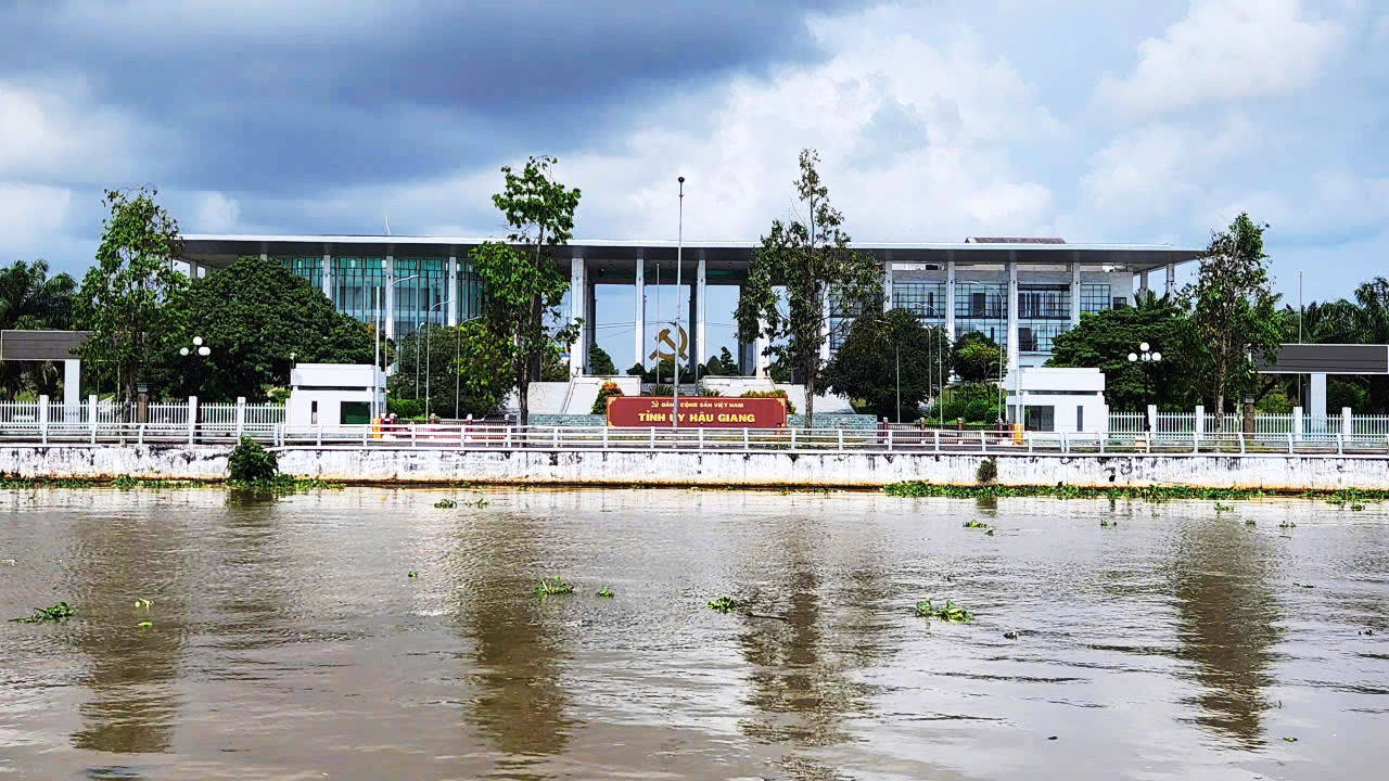 Cần Thơ chuyển đổi công năng trụ sở dôi dư sau sáp nhập - Ảnh 1.