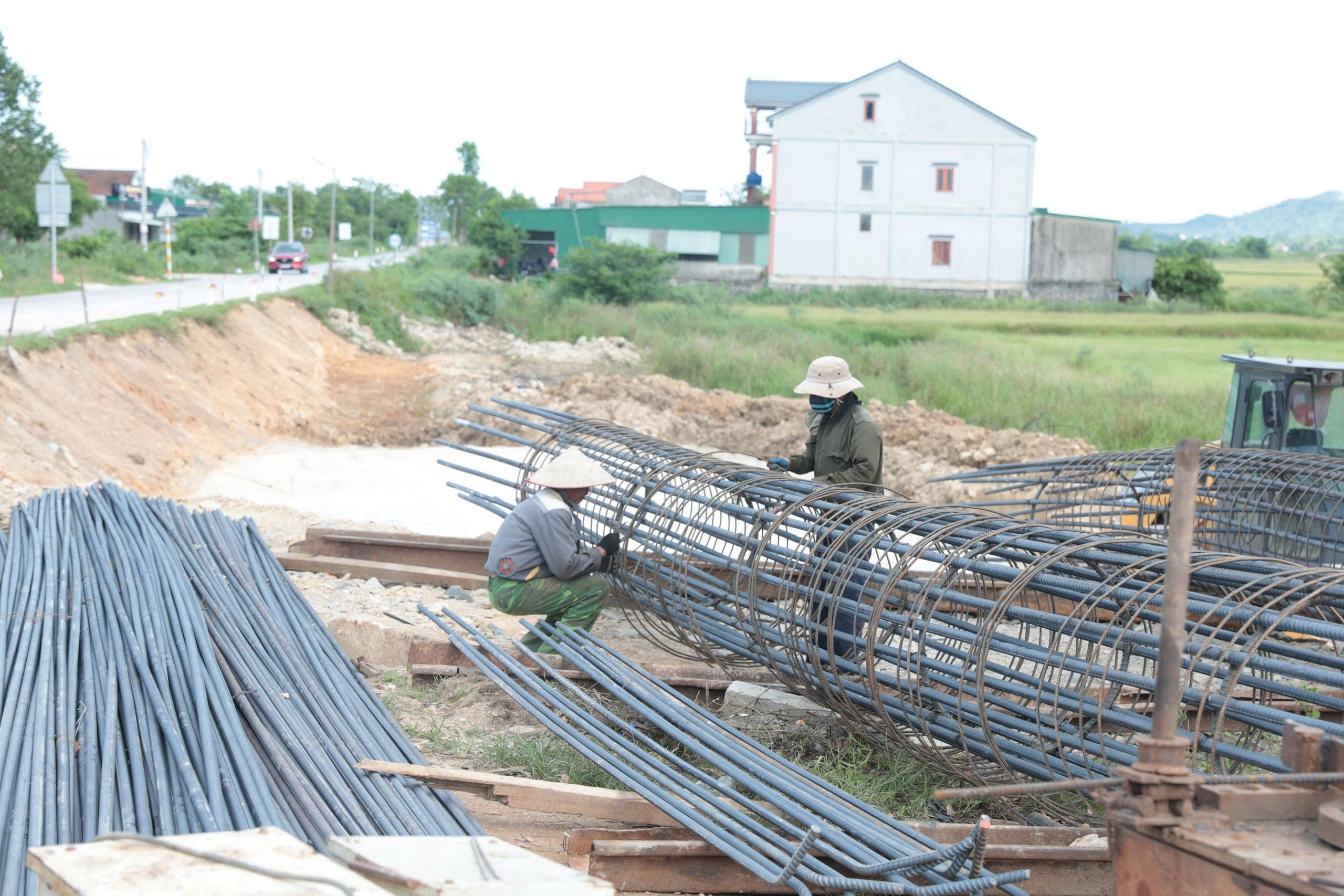 60 công trình khắc phục thiên tai được tăng tốc thi công ở Hà Tĩnh - Ảnh 4.
