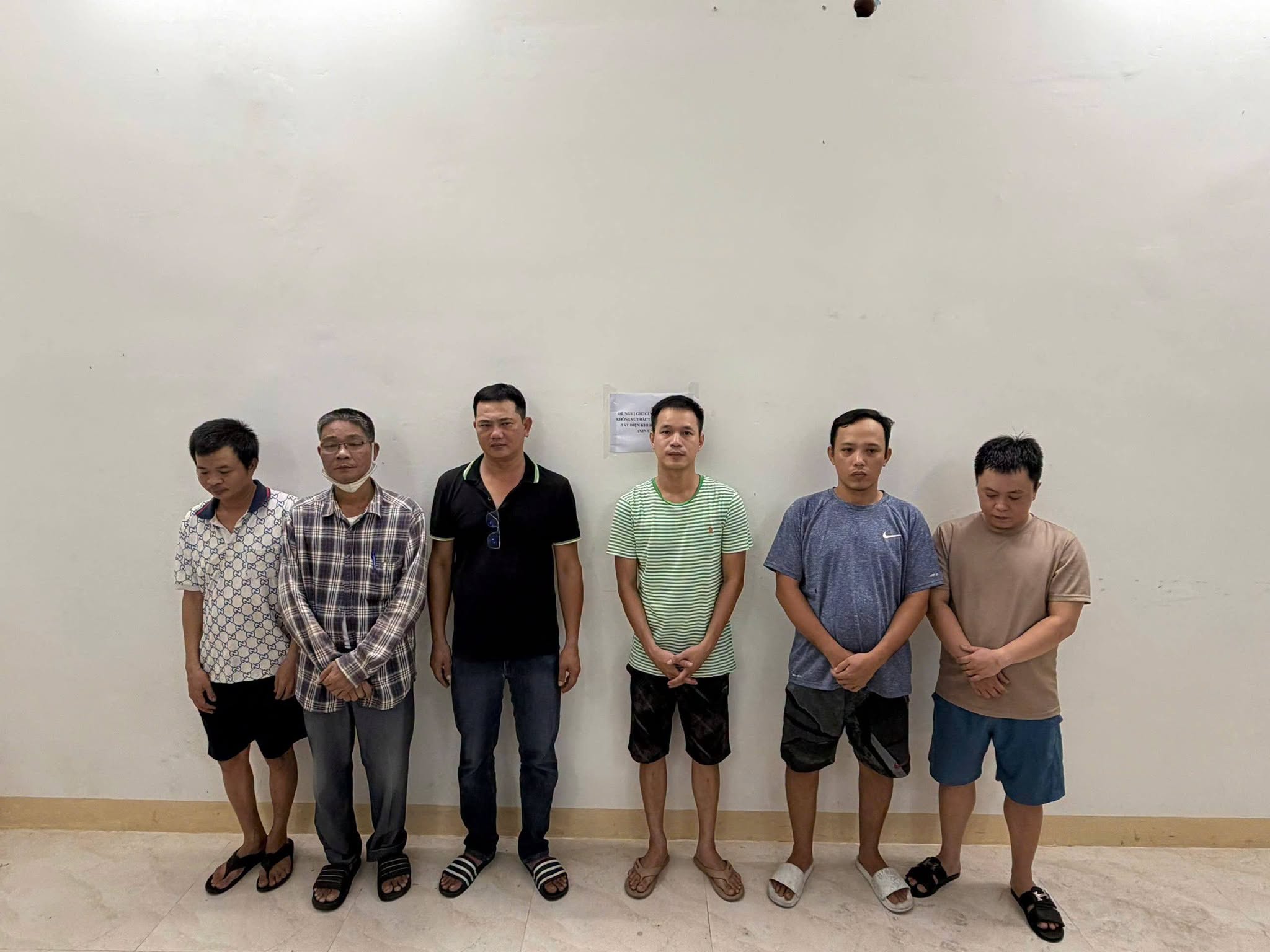 Công an Đà Nẵng triệt phá đường dây cá độ bóng đá đến 60 tỷ đồng mùa Worldcup - Ảnh 1.