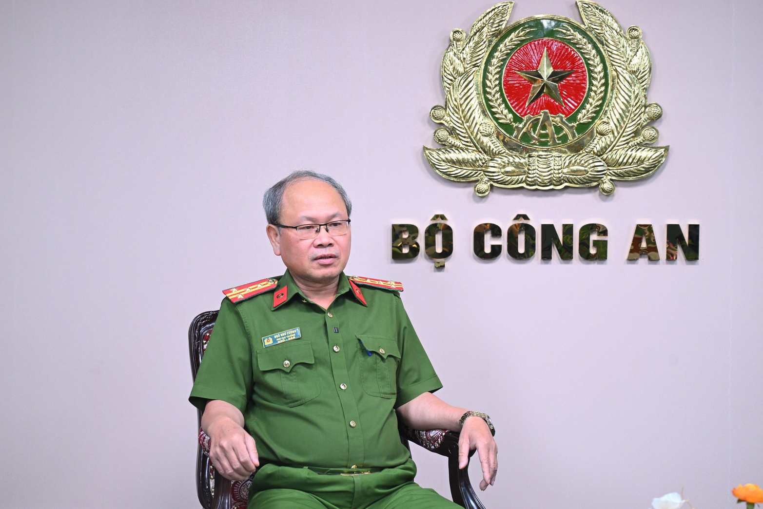 C&ocirc;ng an l&yacute; giải về quy định ''người th&acirc;n, bạn b&egrave; đến nh&agrave; ở qua đ&ecirc;m phải khai b&aacute;o lưu tr&uacute;'' - Ảnh 1.