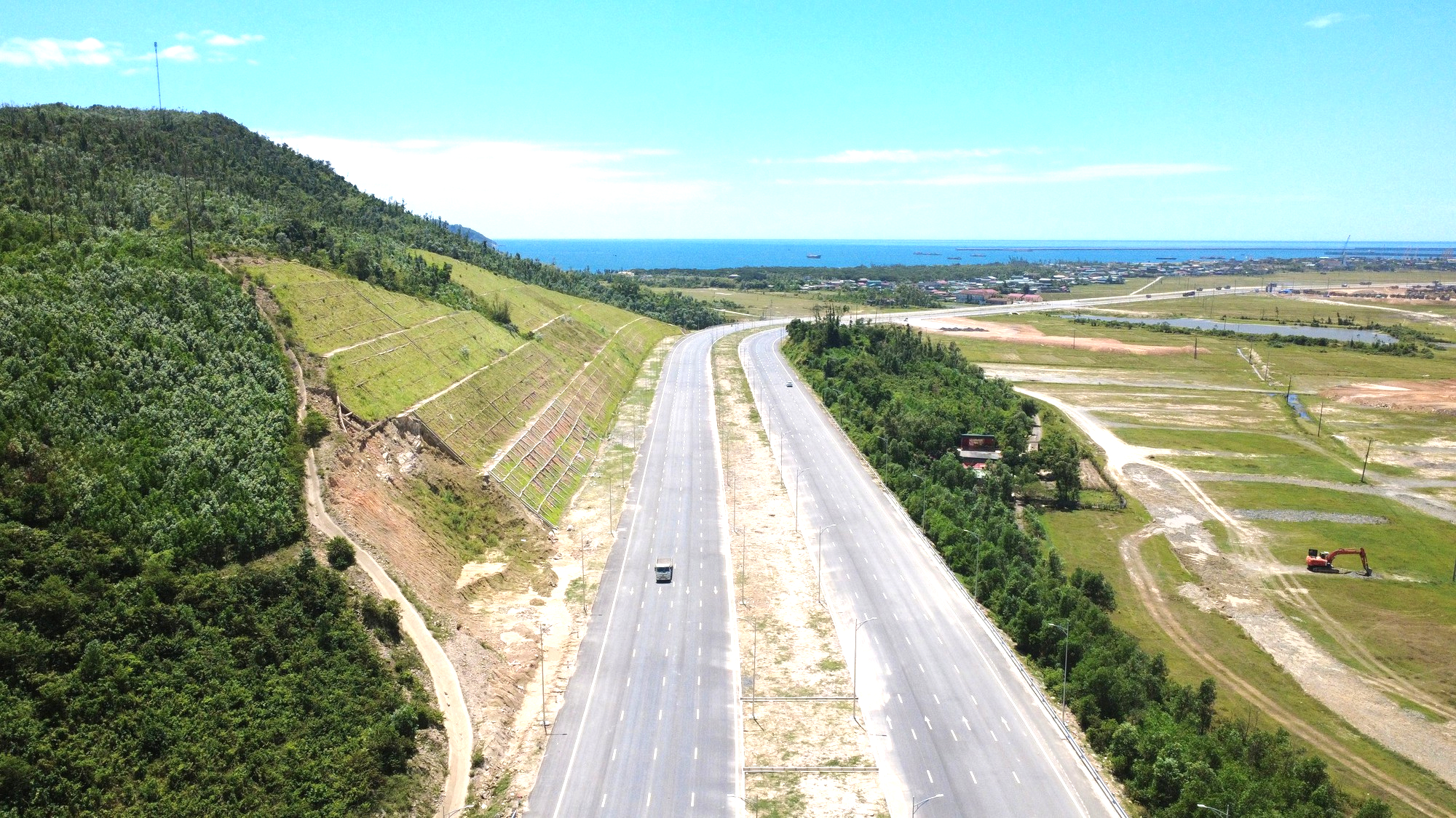 Đường bộ tại Vũng &Aacute;ng 2026: Tăng cường kết nối giao th&ocirc;ng v&agrave; ph&aacute;t triển kinh tế - Ảnh 6.