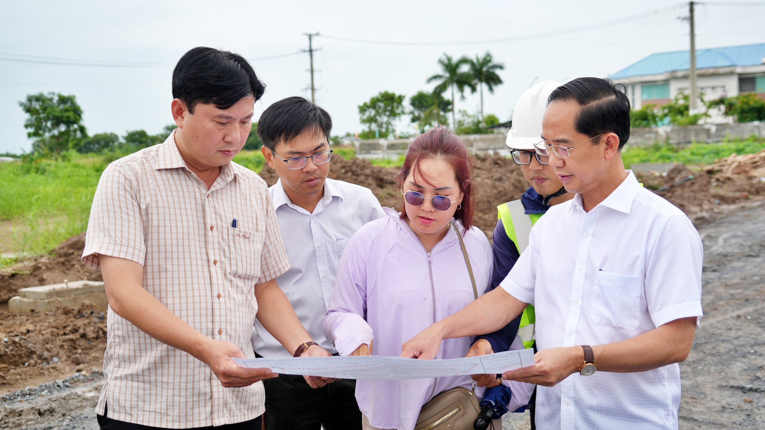 Cà Mau: Phấn đấu hoàn thành khu tái định cư 266 nền trong tháng 8/2026 - Ảnh 10.