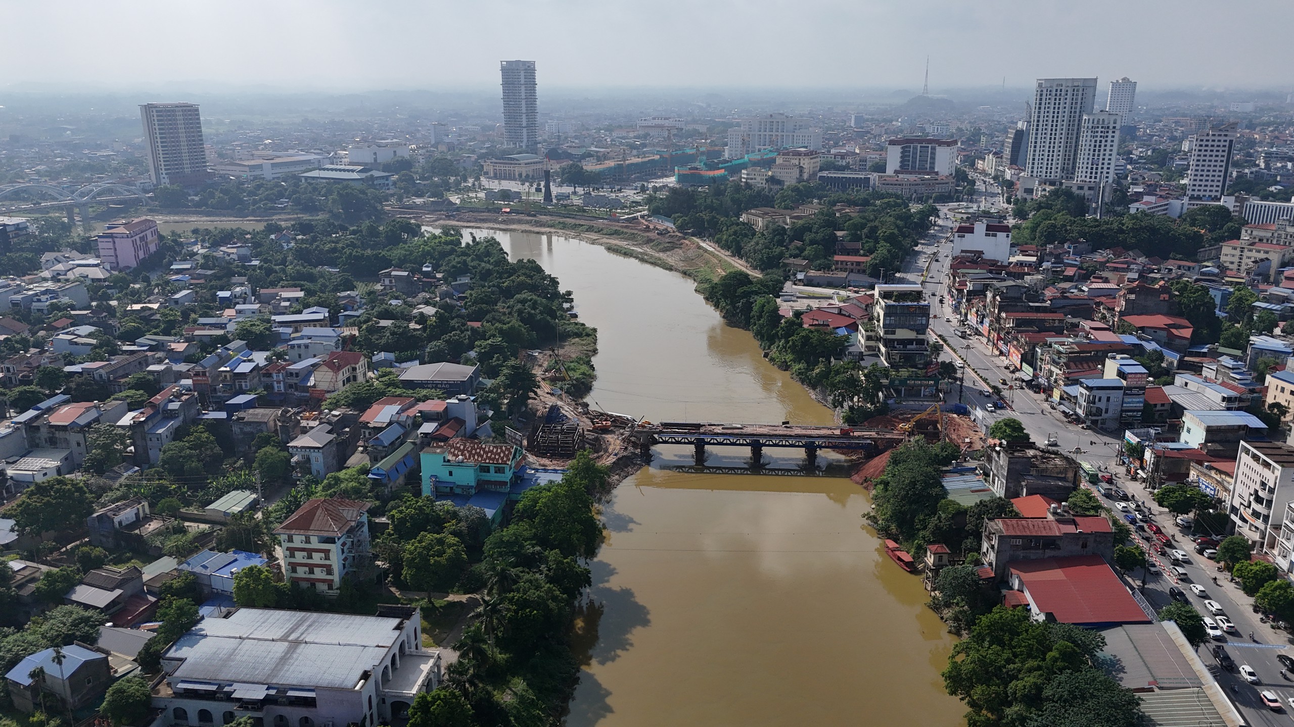 Vượt kh&oacute; bảo đảm tiến độ thi c&ocirc;ng cầu Gia Bảy tại Th&aacute;i Nguy&ecirc;n - Ảnh 19.