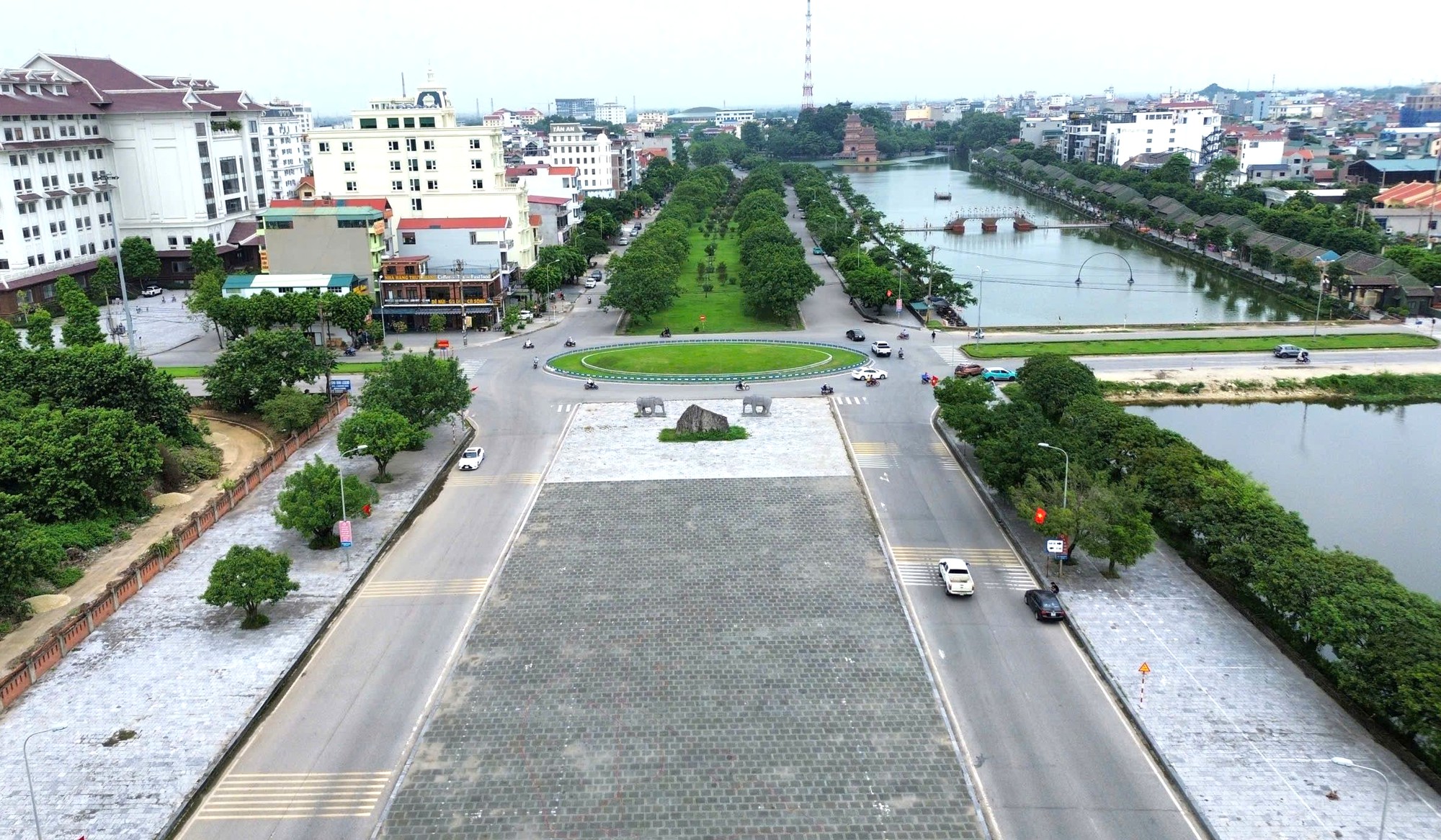 Ninh B&igrave;nh đẩy nhanh quy hoạch kiến tr&uacute;c hướng tới th&agrave;nh phố trực thuộc Trung ương 2030 - Ảnh 3.