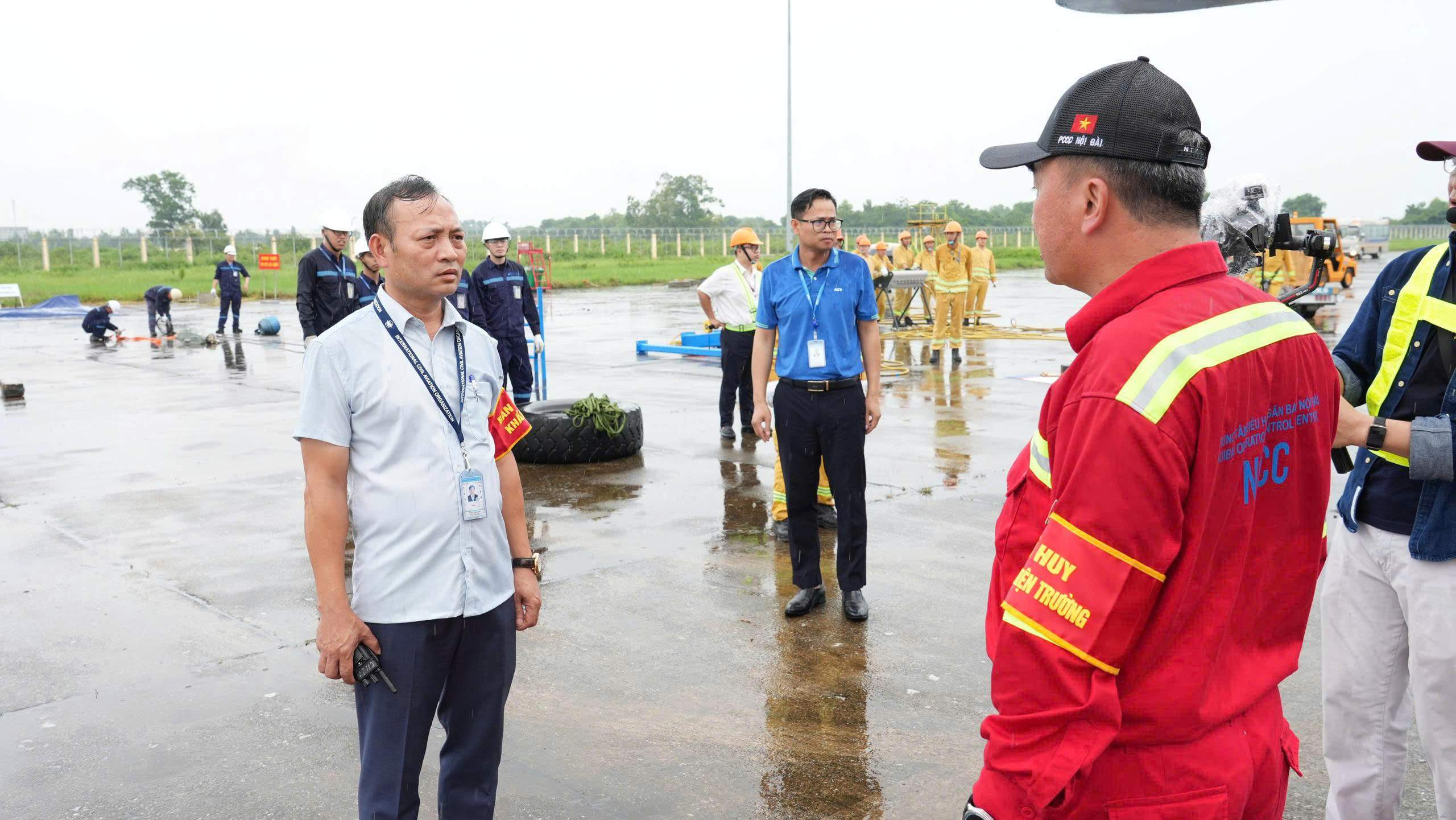 Diễn tập cứu nạn cứu hộ quy m&ocirc; lớn tại cảng h&agrave;ng kh&ocirc;ng lớn nhất khu vực ph&iacute;a Bắc - Ảnh 12.