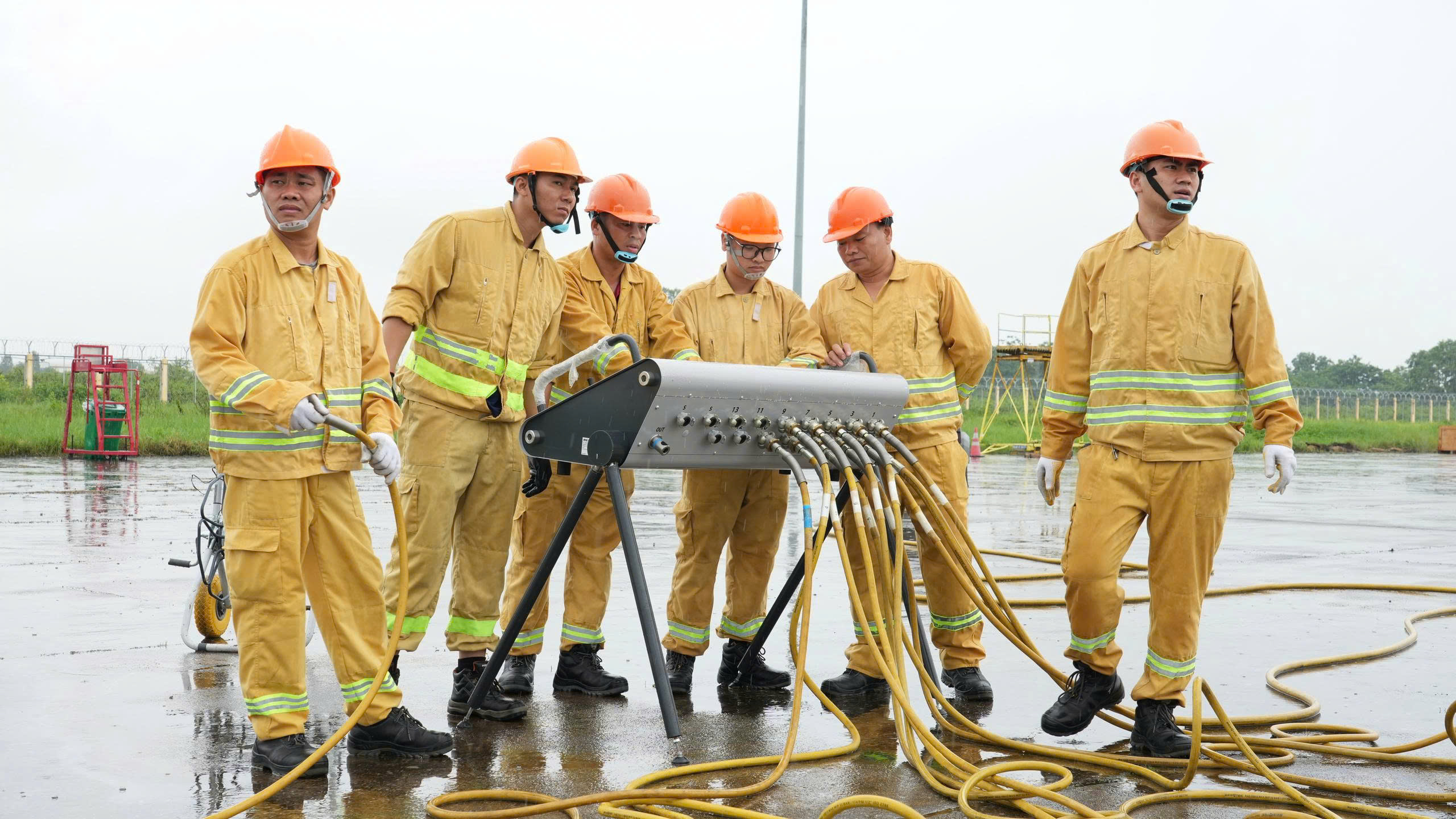 Diễn tập cứu nạn cứu hộ quy m&ocirc; lớn tại cảng h&agrave;ng kh&ocirc;ng lớn nhất khu vực ph&iacute;a Bắc - Ảnh 24.