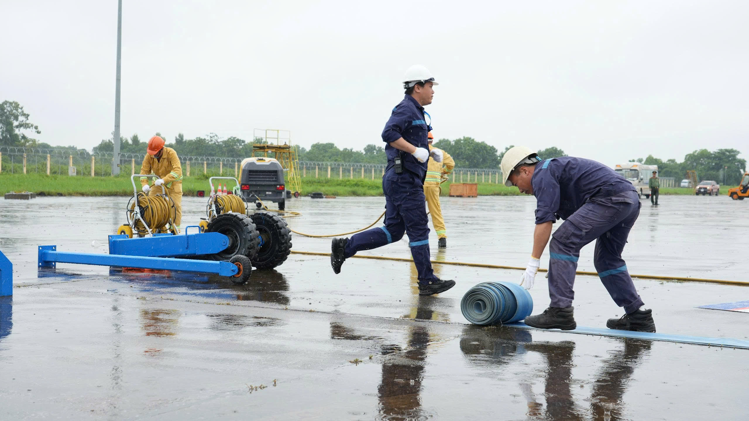 Diễn tập cứu nạn cứu hộ quy m&ocirc; lớn tại cảng h&agrave;ng kh&ocirc;ng lớn nhất khu vực ph&iacute;a Bắc - Ảnh 35.