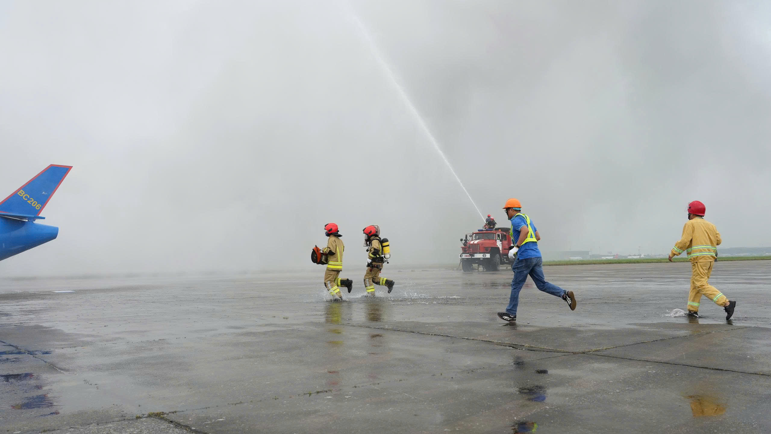 Diễn tập cứu nạn cứu hộ quy m&ocirc; lớn tại cảng h&agrave;ng kh&ocirc;ng lớn nhất khu vực ph&iacute;a Bắc - Ảnh 37.