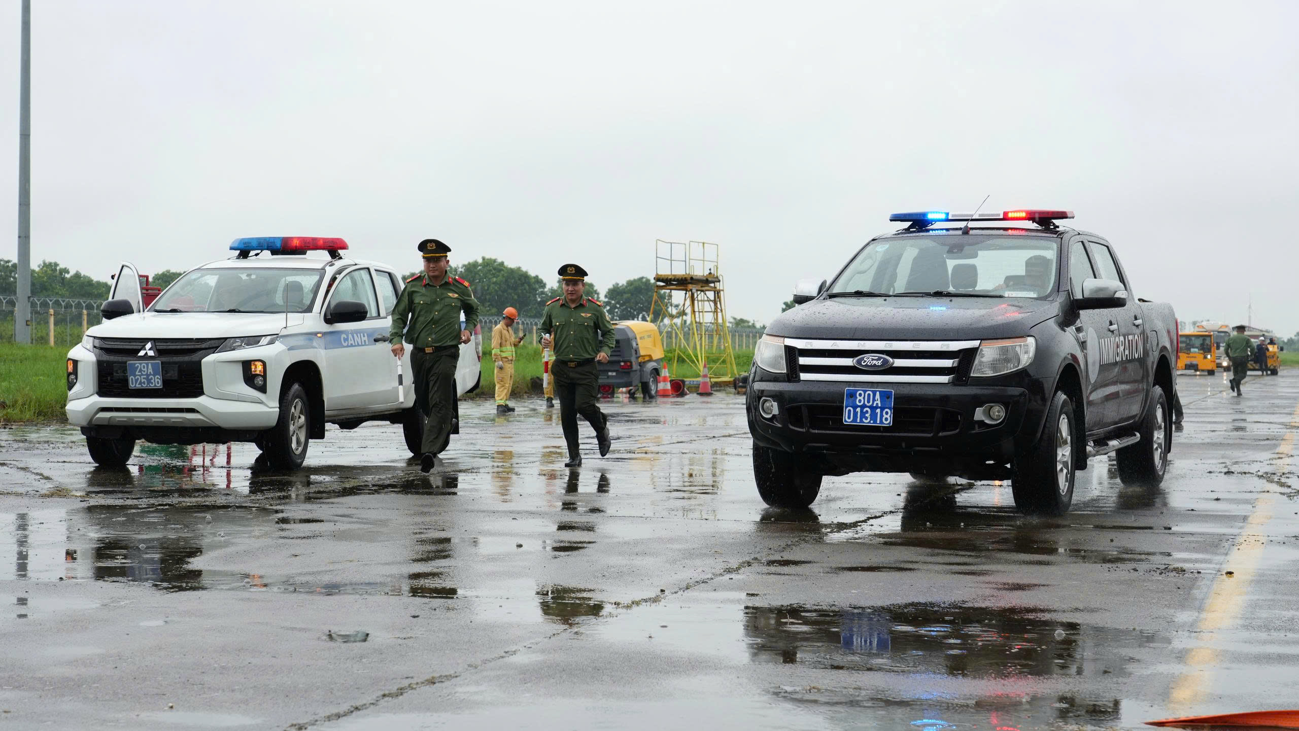 Diễn tập cứu nạn cứu hộ quy m&ocirc; lớn tại cảng h&agrave;ng kh&ocirc;ng lớn nhất khu vực ph&iacute;a Bắc - Ảnh 3.
