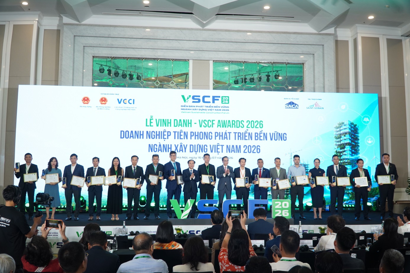 Thứ trưởng Nguyễn Văn Sinh: Chuyển đổi xanh ng&agrave;nh X&acirc;y dựng đ&atilde; từng bước đi v&agrave;o thực tiễn - Ảnh 5.