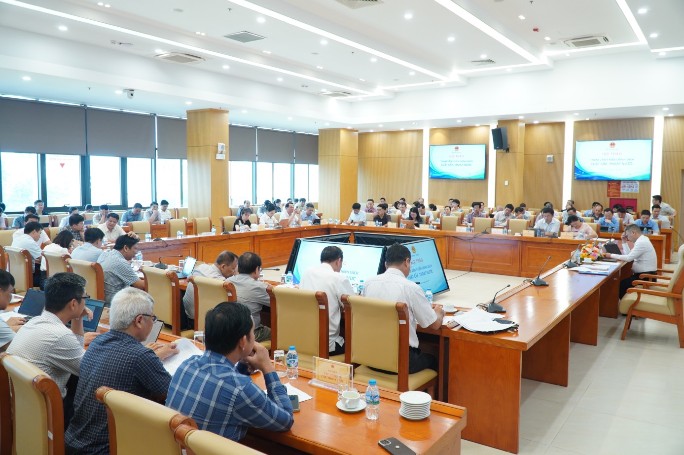 Thứ trưởng Nguyễn Tường văn chỉ đạo Bộ x&acirc;y dựng đảm bảo cấp nước an to&agrave;n cho người d&acirc;n - Ảnh 7.