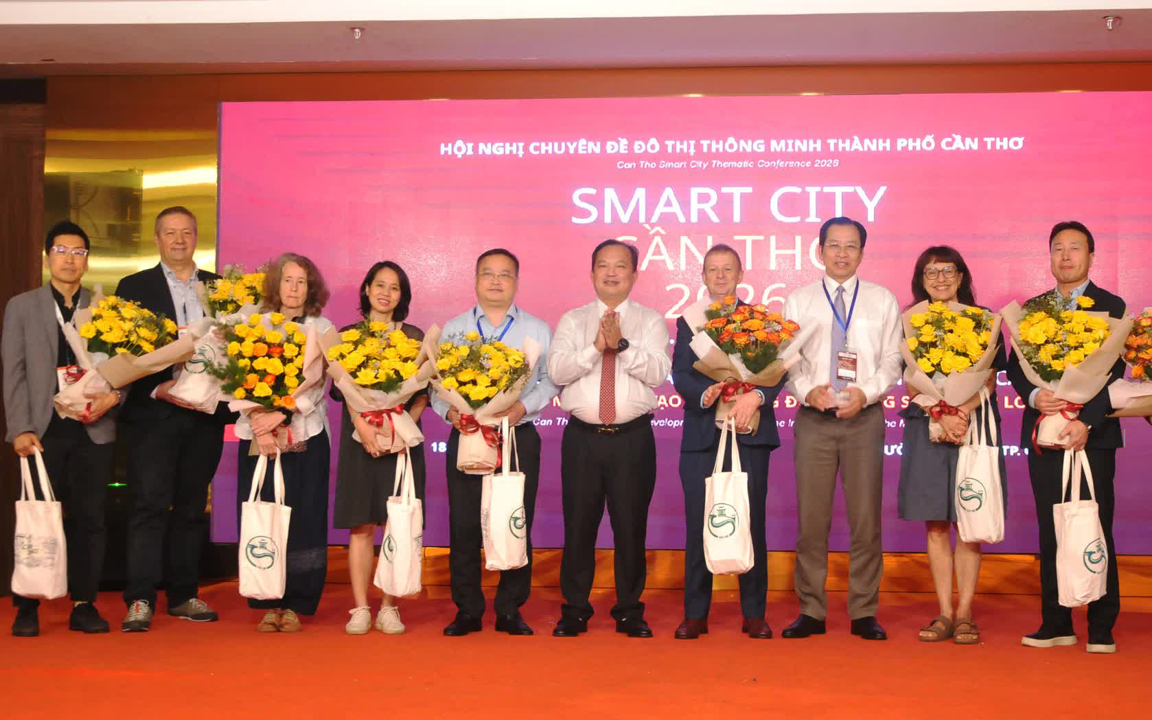 Chuyên gia hiến kế đưa Cần Thơ thành trung tâm đô thị thông minh vùng ĐBSCL - Ảnh 2.