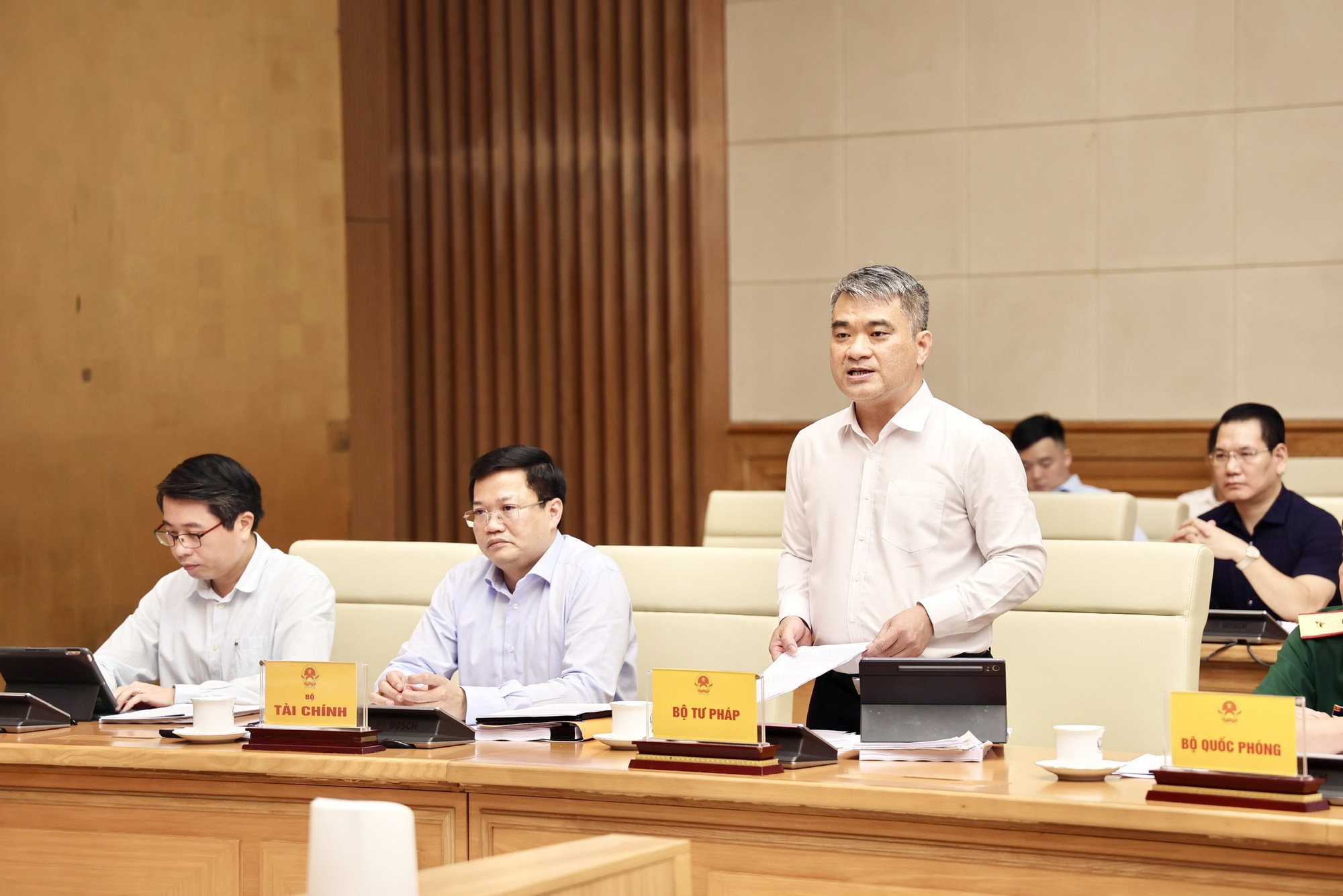 Kiến tạo h&agrave;nh lang ph&aacute;p l&yacute; ổn định, đột ph&aacute;, khả thi để ph&aacute;t triển đ&ocirc; thị đặc biệt v&agrave; đặc khu kinh tế - Ảnh 5.