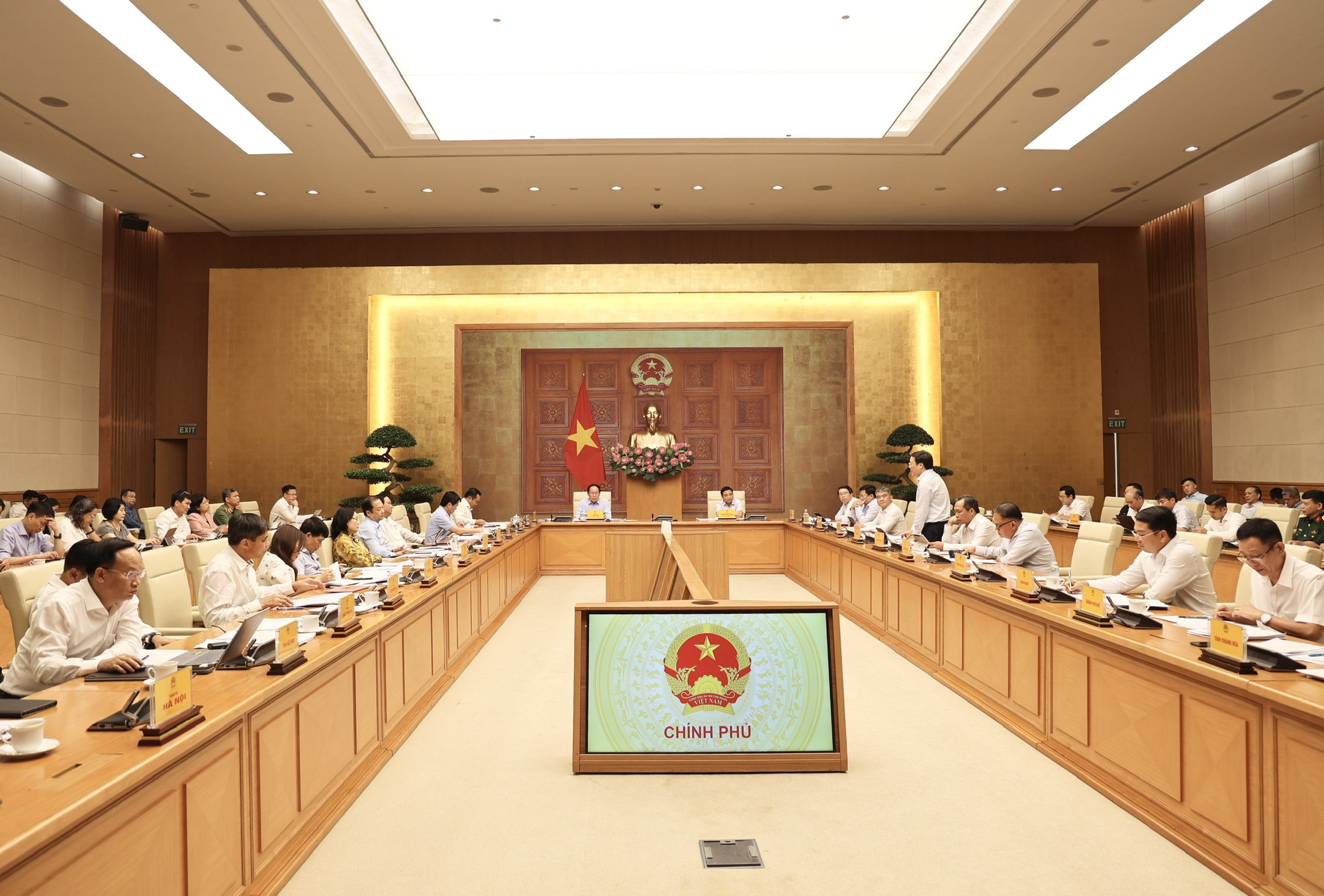 Kiến tạo h&agrave;nh lang ph&aacute;p l&yacute; ổn định, đột ph&aacute;, khả thi để ph&aacute;t triển đ&ocirc; thị đặc biệt v&agrave; đặc khu kinh tế - Ảnh 1.