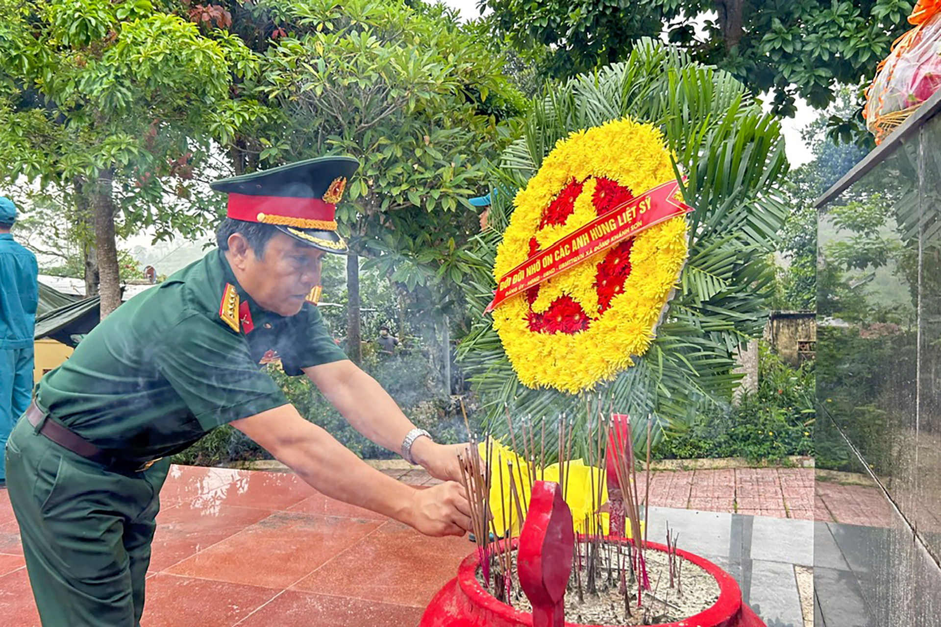 Khánh Hòa triển khai cao điểm thu nhận mẫu ADN của 2.648 thân nhân liệt sĩ chưa xác định danh tính - Ảnh 1.
