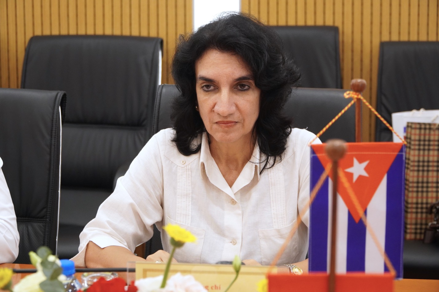 Thứ trưởng Nguyễn Tường Văn tiếp Thứ trưởng Bộ Ngọai thương Cuba tại Bộ Xây dựng - Ảnh 2.