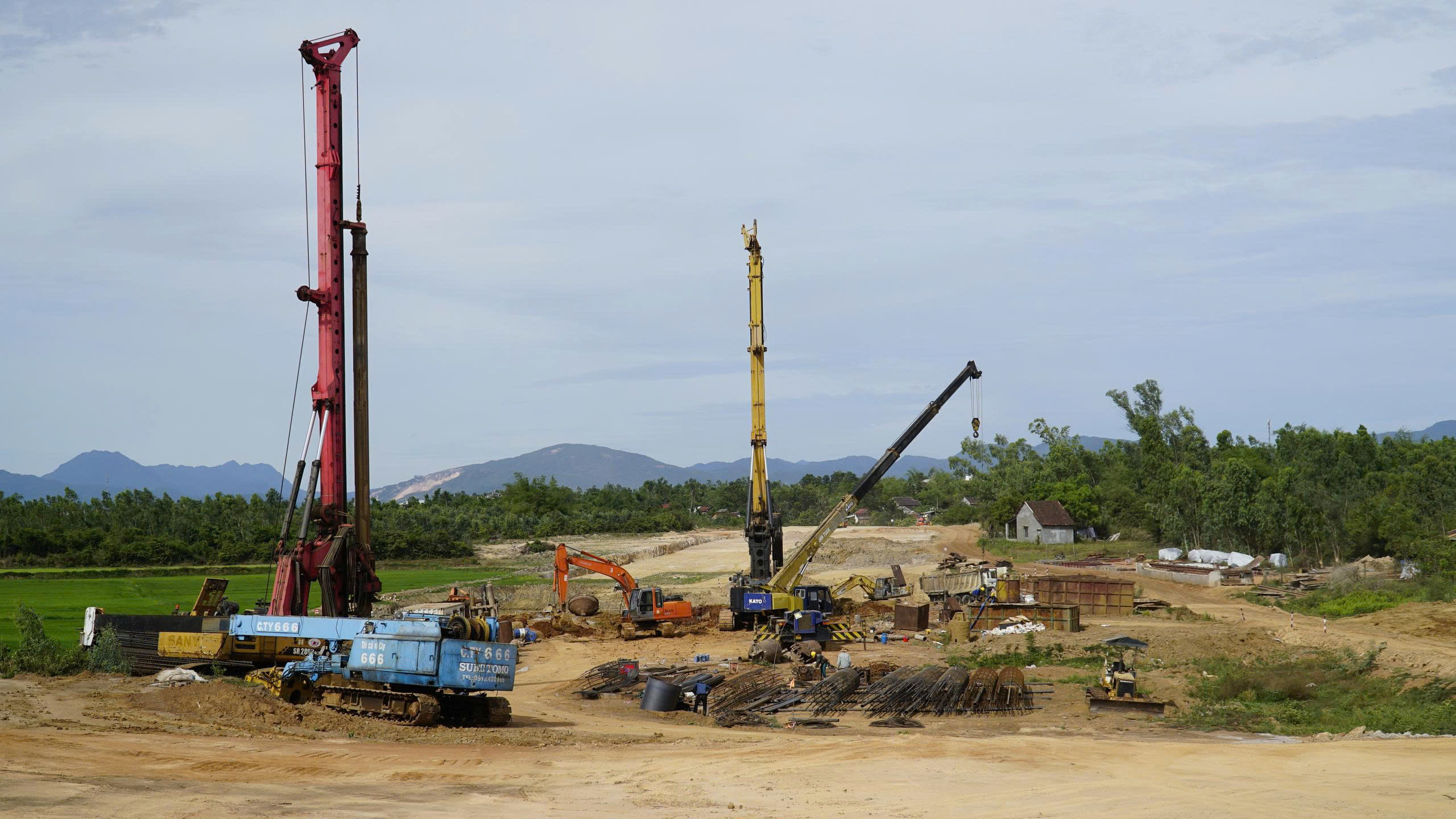 Gia Lai rà soát, thúc tiến độ các dự án đầu tư ngoài ngân sách - Ảnh 1.
