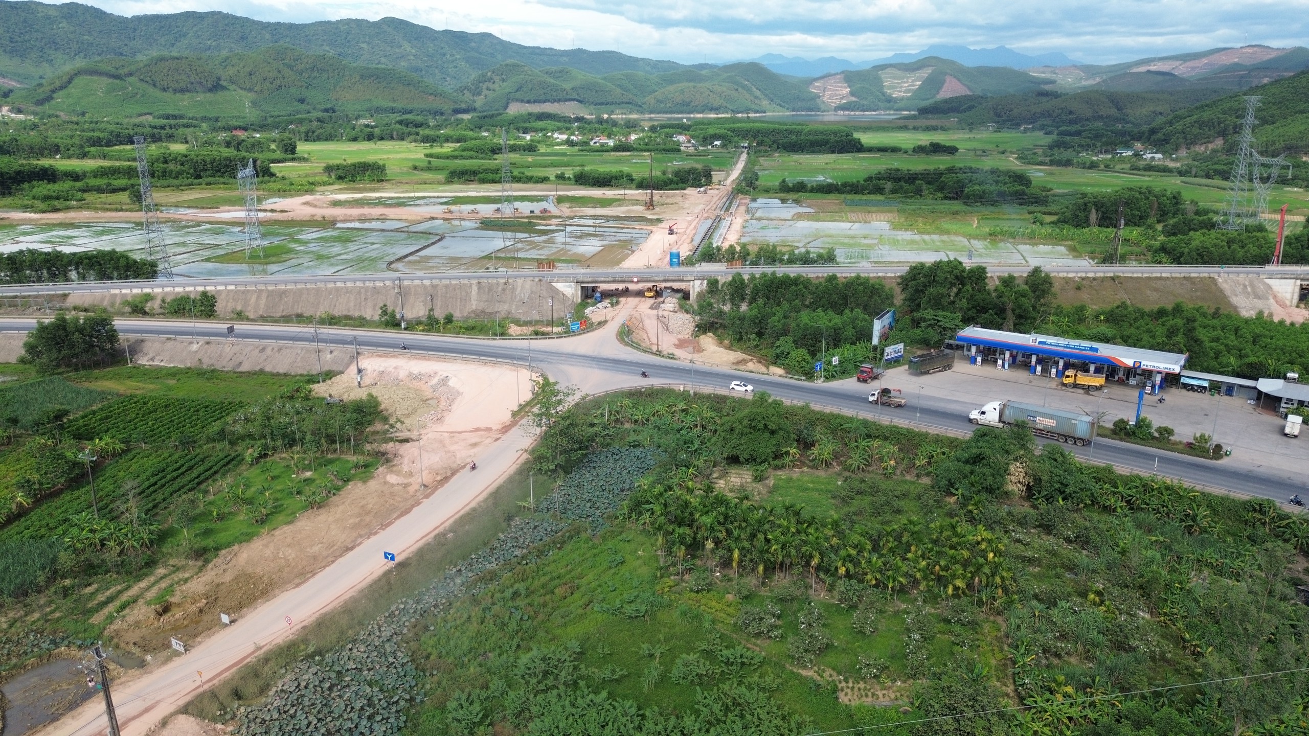 Huế: Đề xuất xây cầu vượt đường tránh TP Huế dẫn vào cao tốc Cam Lộ - La Sơn - Ảnh 1.