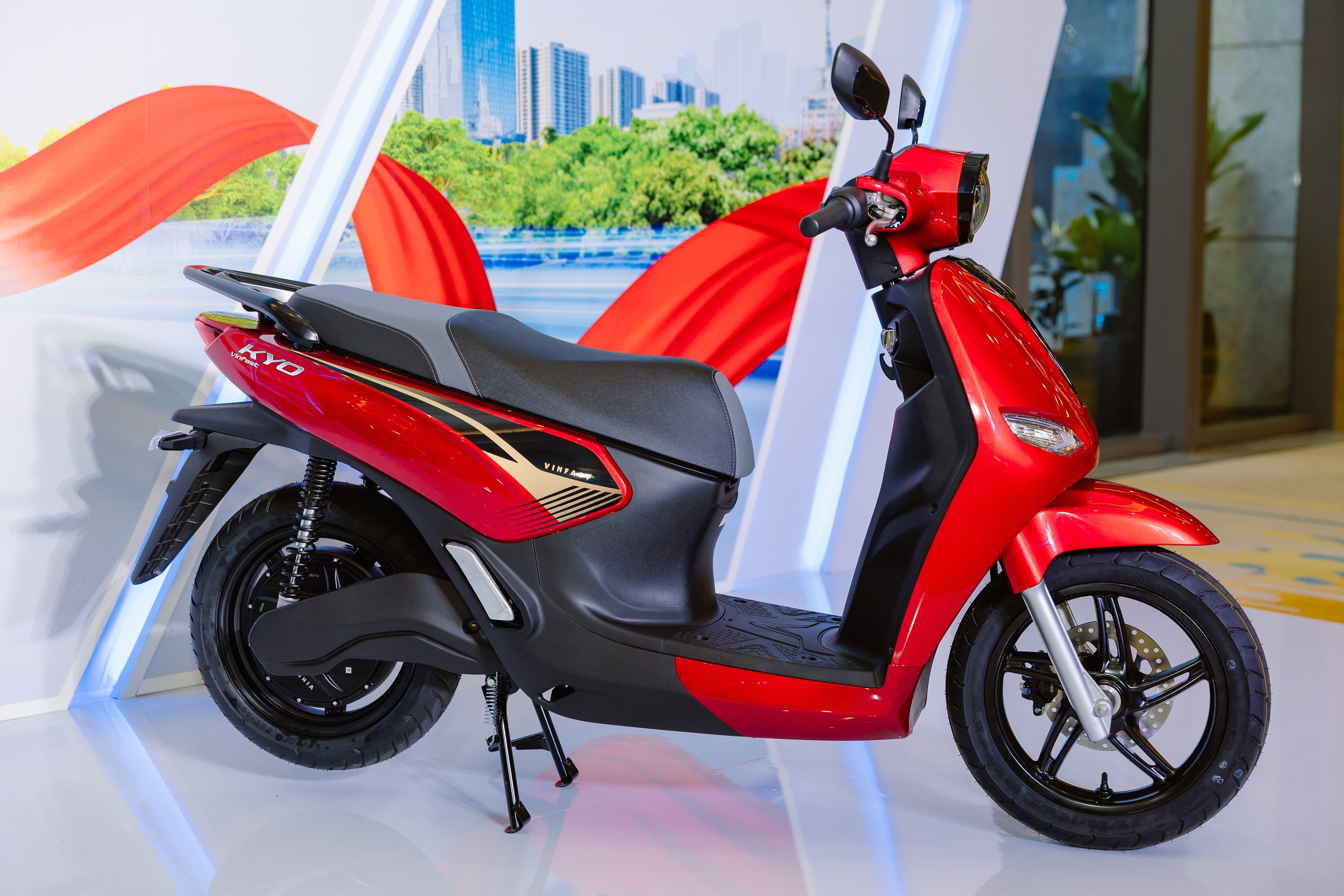 Xe máy điện VinFast Kinet và Kyo ra mắt tại Việt Nam - Ảnh 6.