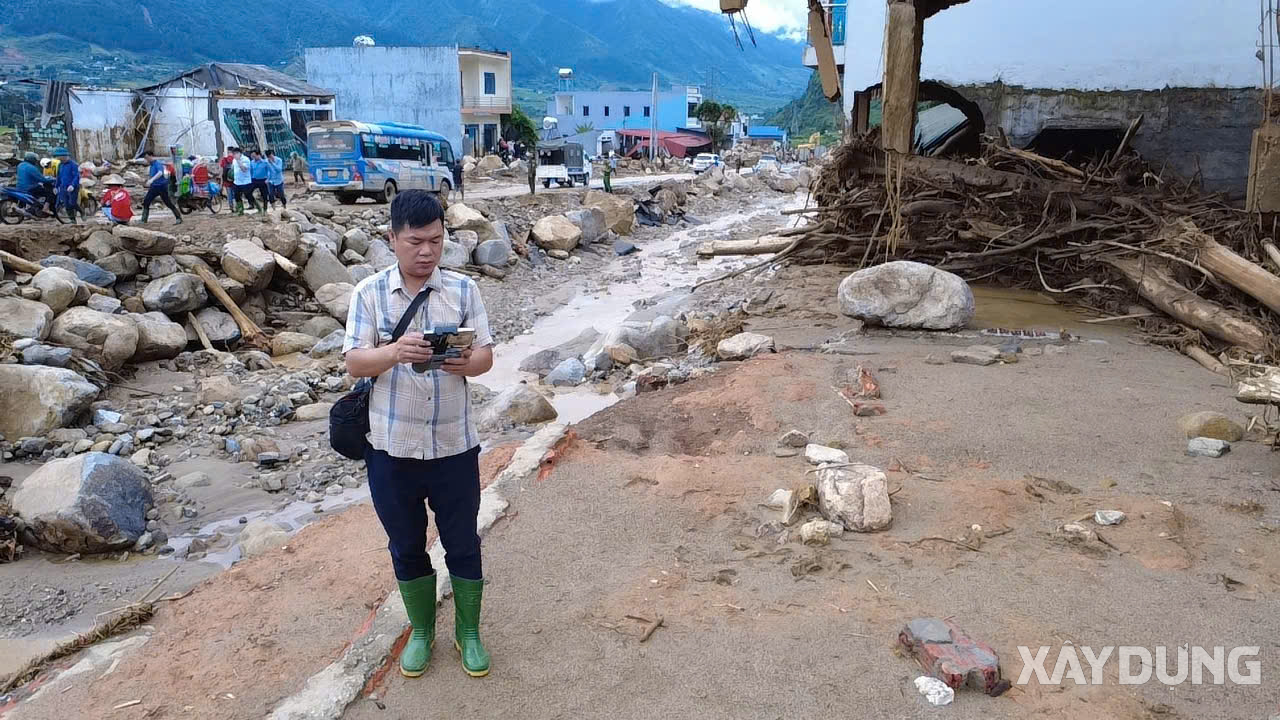 Những ngôi nhà kiên cố trơ khung thép ở Mường Than sau lũ lịch sử 2026 - Ảnh 7.