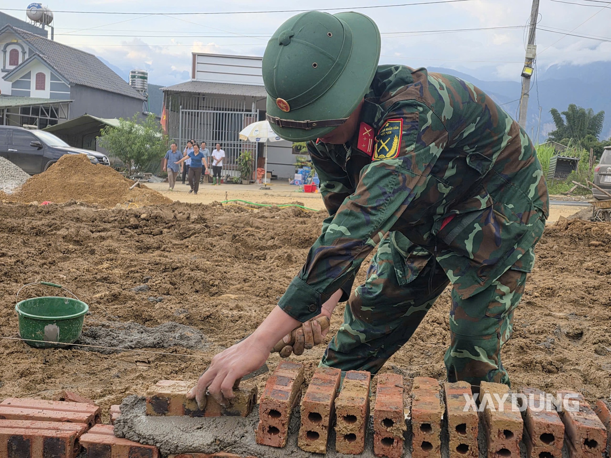 Những ng&ocirc;i nh&agrave; mới khu t&aacute;i định cư cho người d&acirc;n Mường Thang đang th&agrave;nh h&igrave;nh? - Ảnh 8.