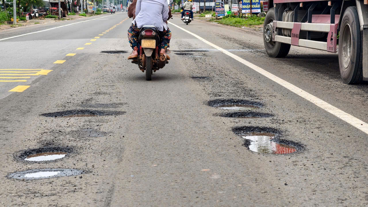 Gia Lai: Quốc lộ 19 xuất hiện ổ voi ổ gà gây mất an toàn giao thông 2026 - Ảnh 4.