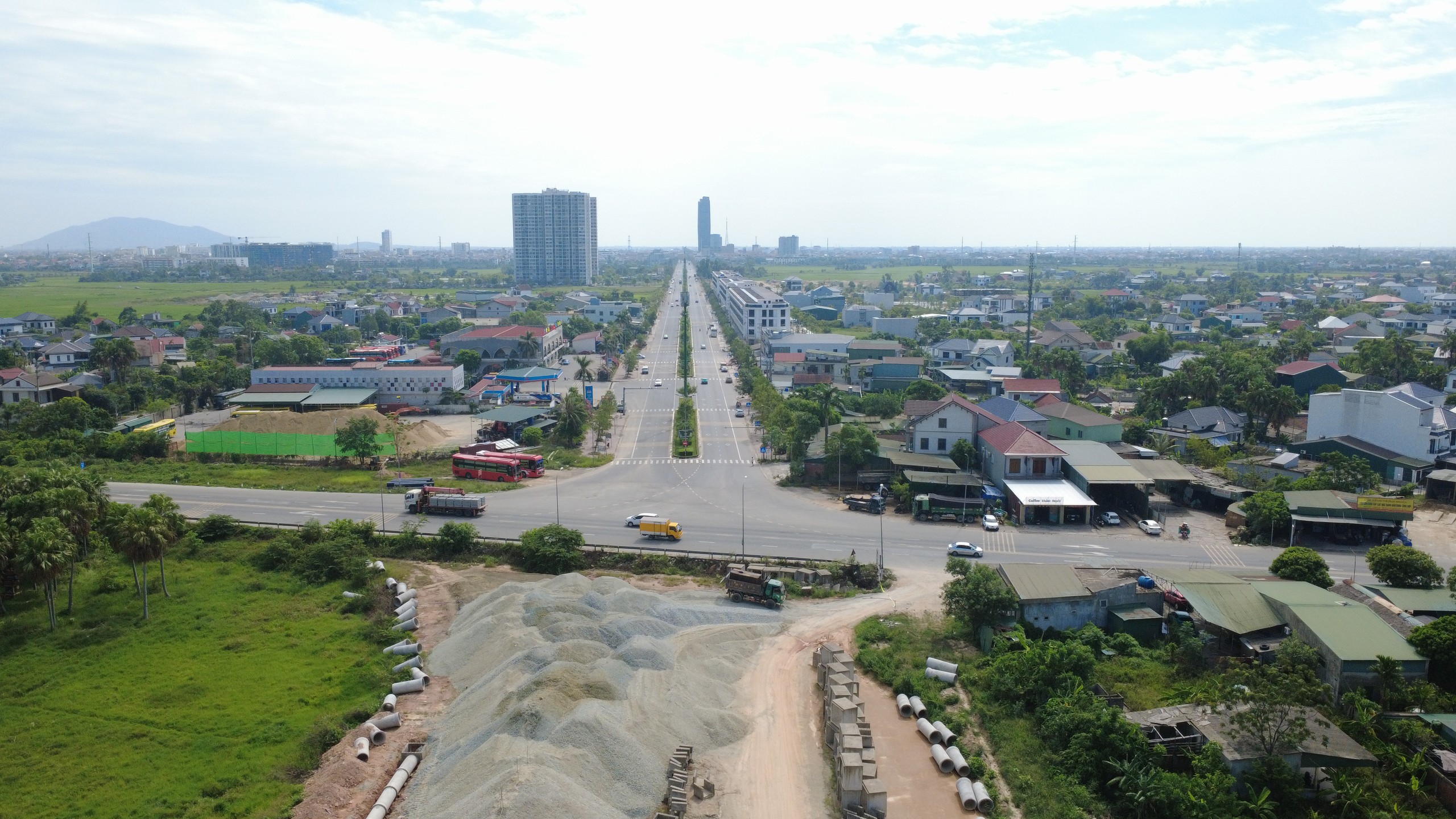 Dự &aacute;n đường 630 tỷ đồng nhộn nhịp trở lại sau thời gian d&agrave;i chờ mặt bằng - Ảnh 2.