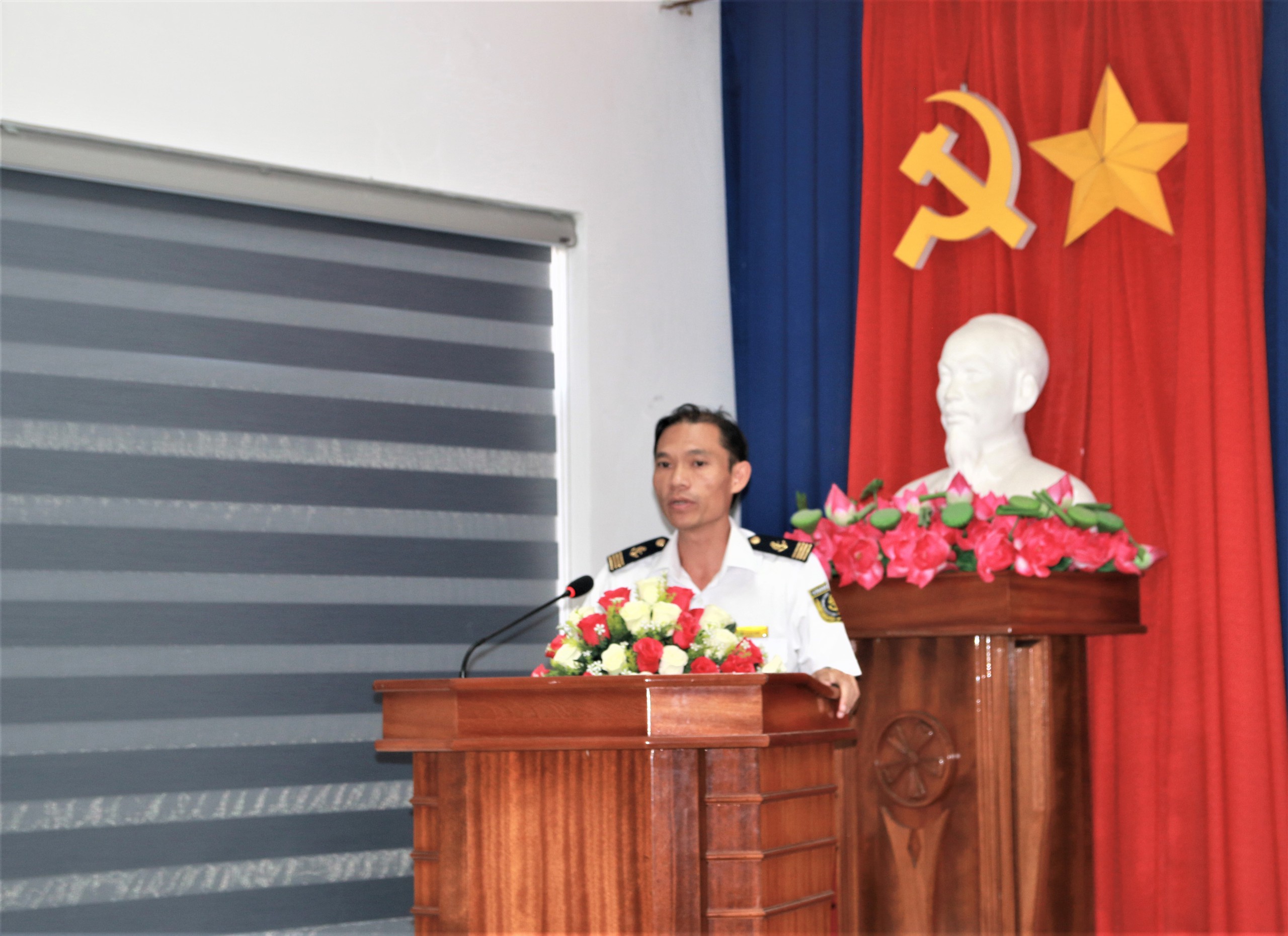 Khánh Hòa tăng cường quản lý hoạt động hàng hải trong vùng nước tại vịnh Cam Ranh - Ảnh 4.
