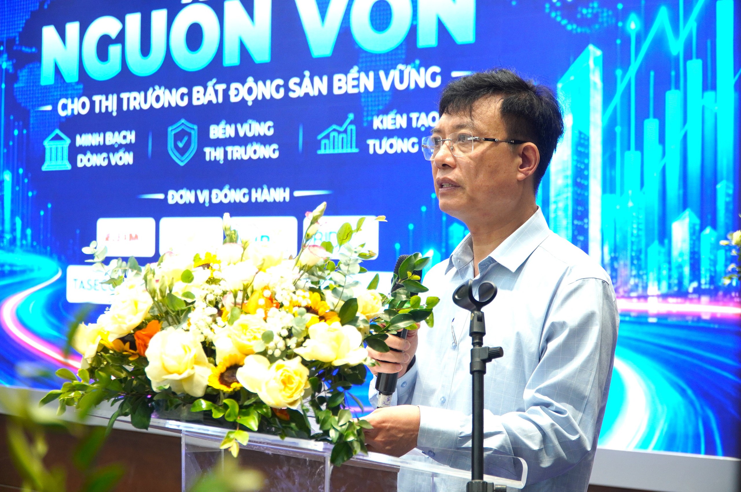 Khơi th&ocirc;ng nguồn vốn cho thị trường bất động sản bền vững - Ảnh 1.