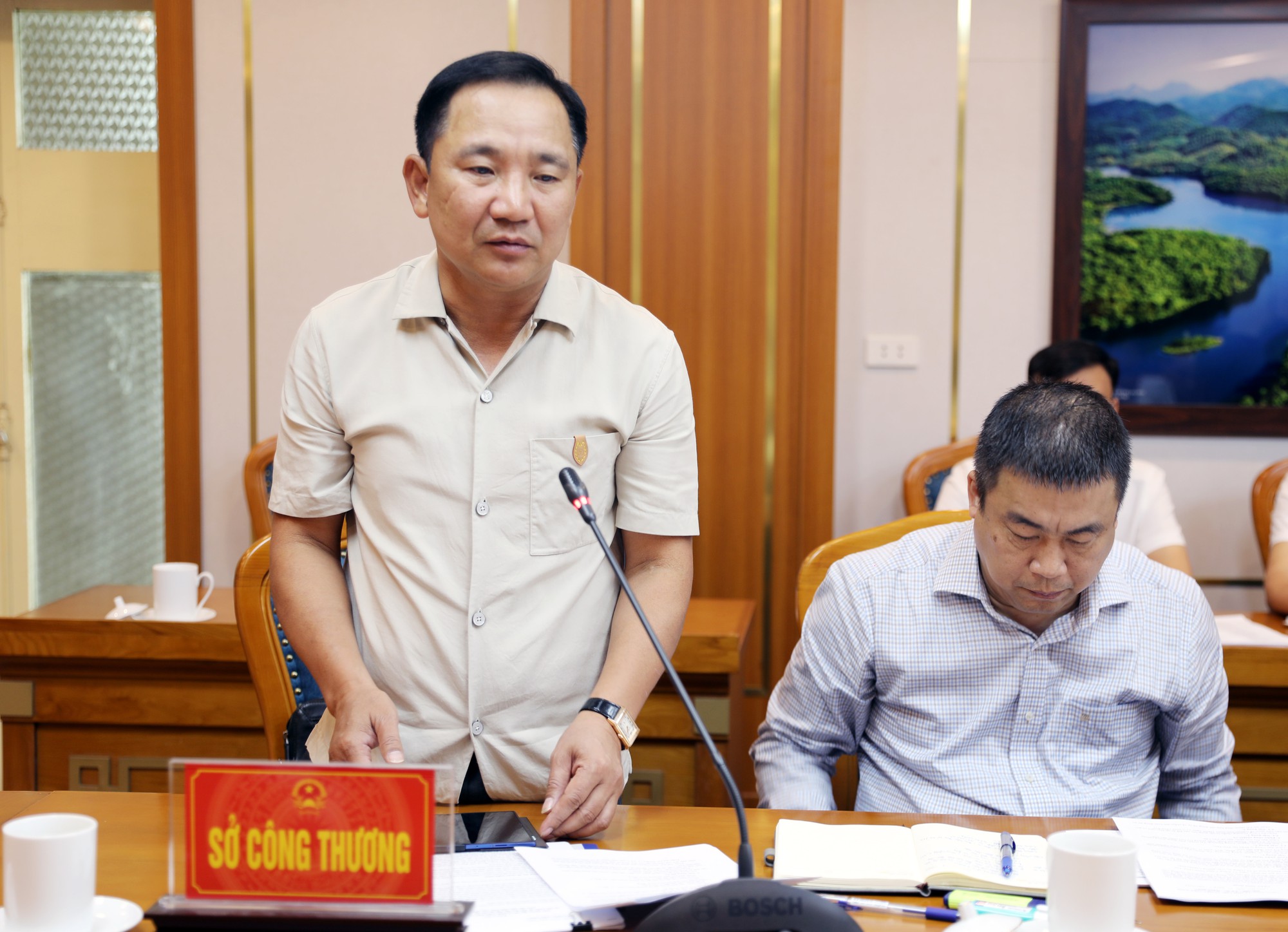 Ph&uacute; Thọ: Dự chi 37 tỷ đồng cho Đề &aacute;n ph&aacute;t triển điện mặt trời m&aacute;i nh&agrave; c&ocirc;ng sở - Ảnh 2.