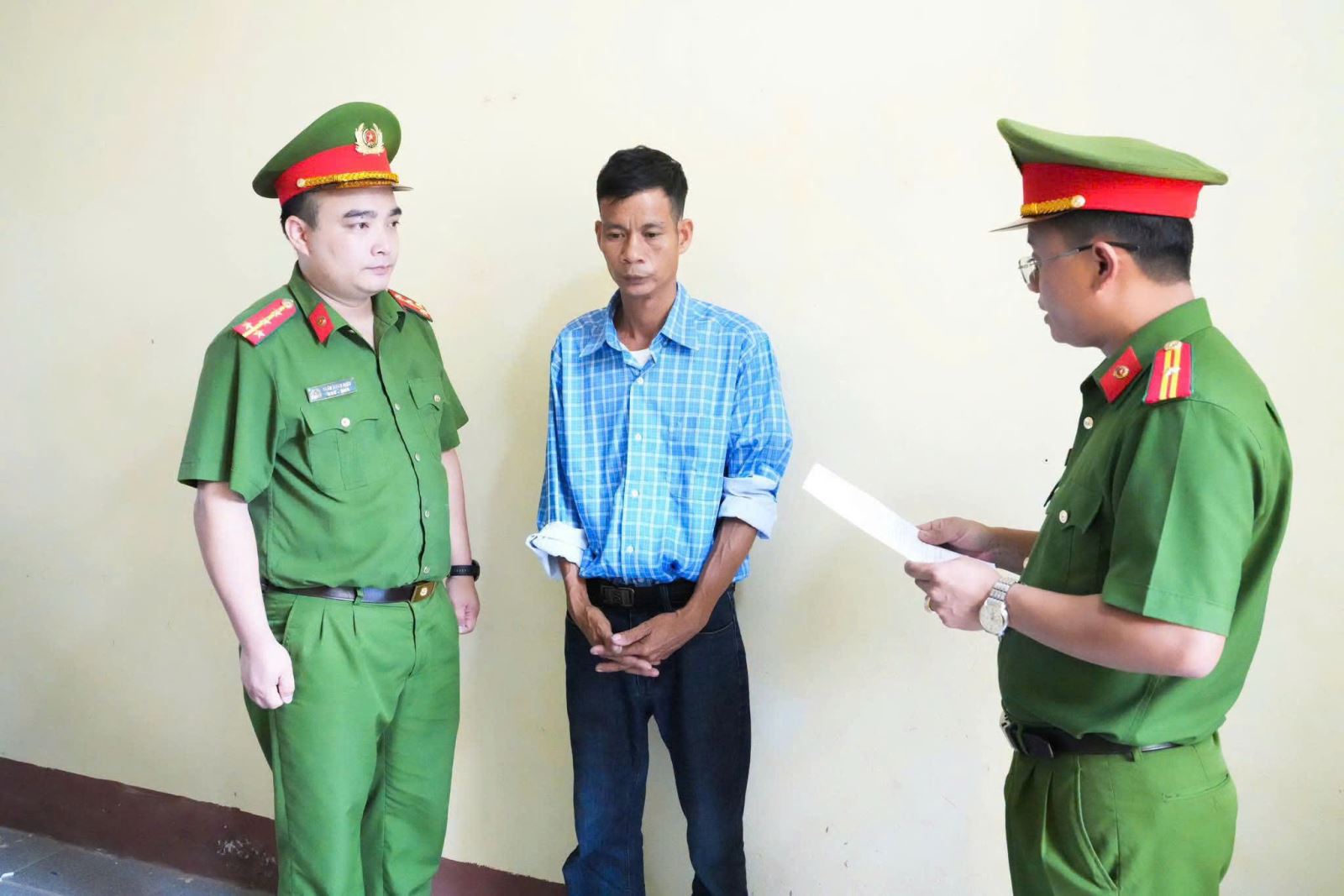 Ph&uacute; Thọ: Một c&ocirc;ng nh&acirc;n tử vong, Gi&aacute;m đốc doanh nghiệp x&acirc;y dựng bị khởi tố - Ảnh 1.