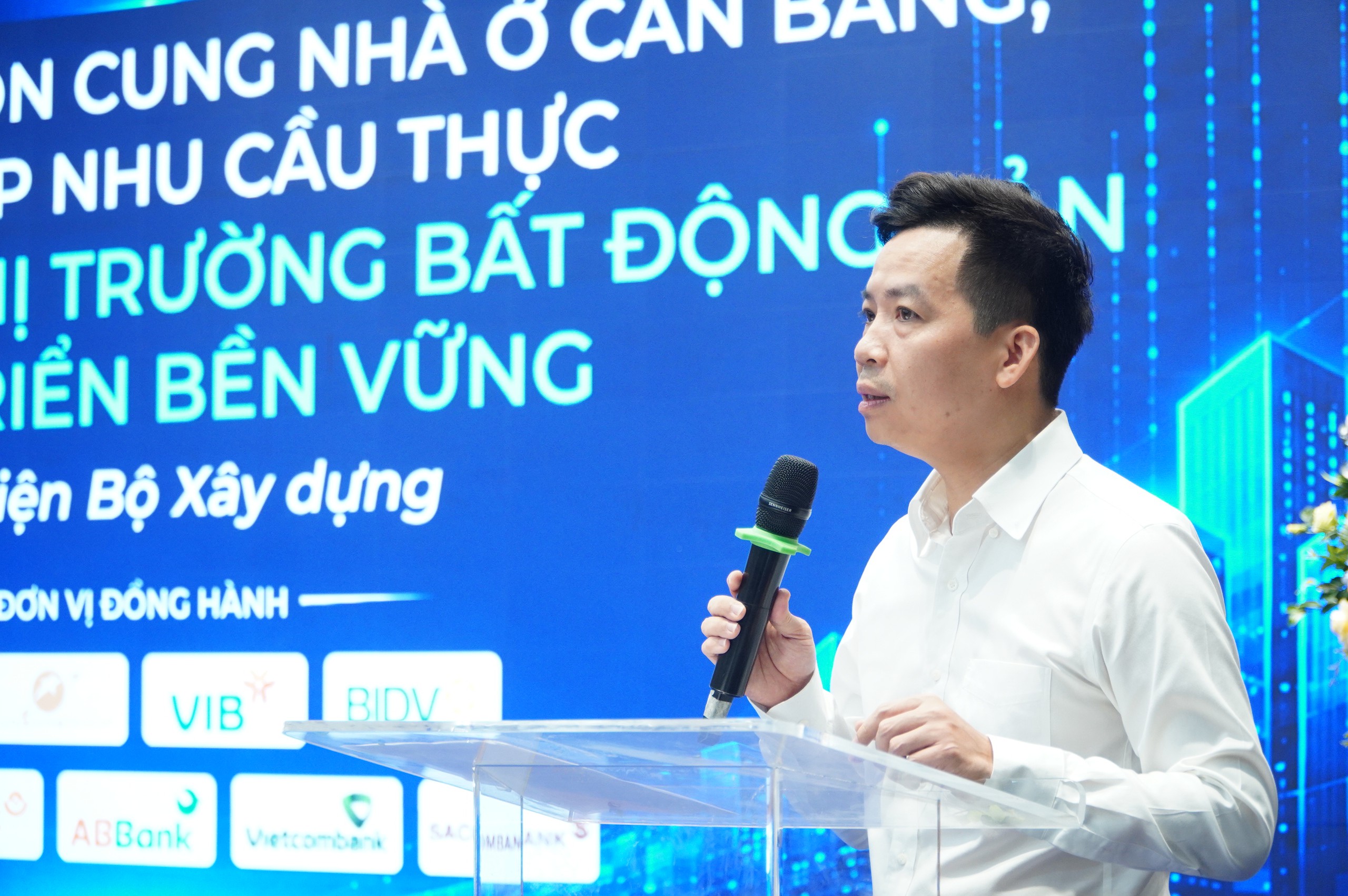 Khơi th&ocirc;ng nguồn vốn cho thị trường bất động sản bền vững - Ảnh 2.
