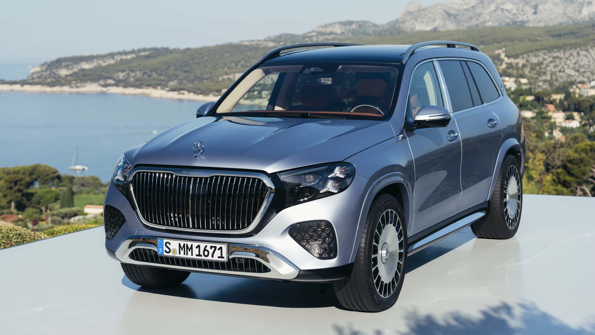 Mercedes-Maybach GLS 2027 lần đầu c&oacute; logo ph&aacute;t s&aacute;ng - Ảnh 1.